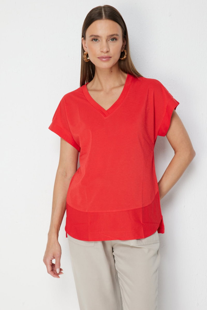 On Kadın V Yaka Parçalı T-Shirt 71475 Mercan - On
