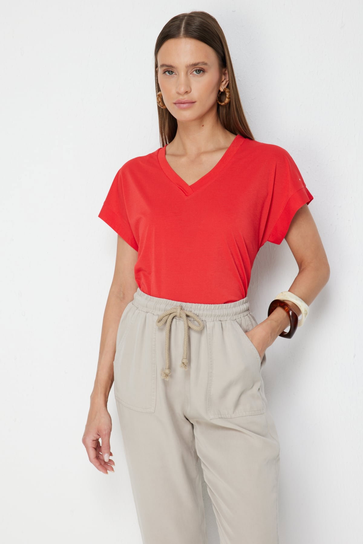 On Kadın V Yaka Parçalı T-Shirt 71475 Mercan - 2