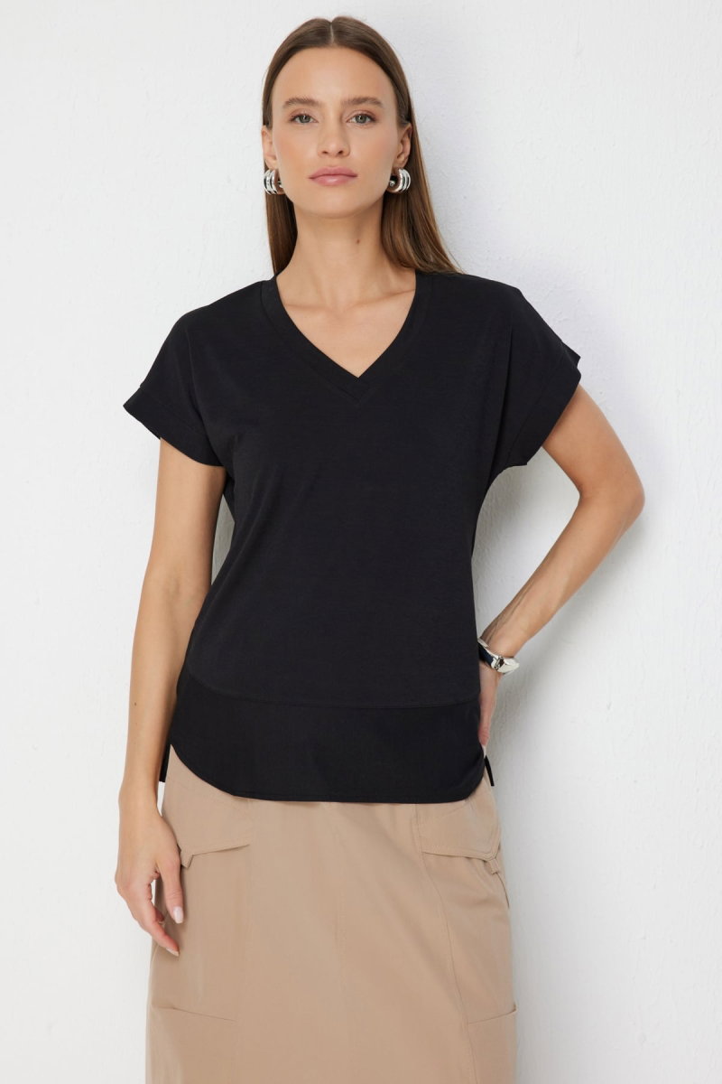 On Kadın V Yaka Parçalı T-Shirt 71475 Siyah - On