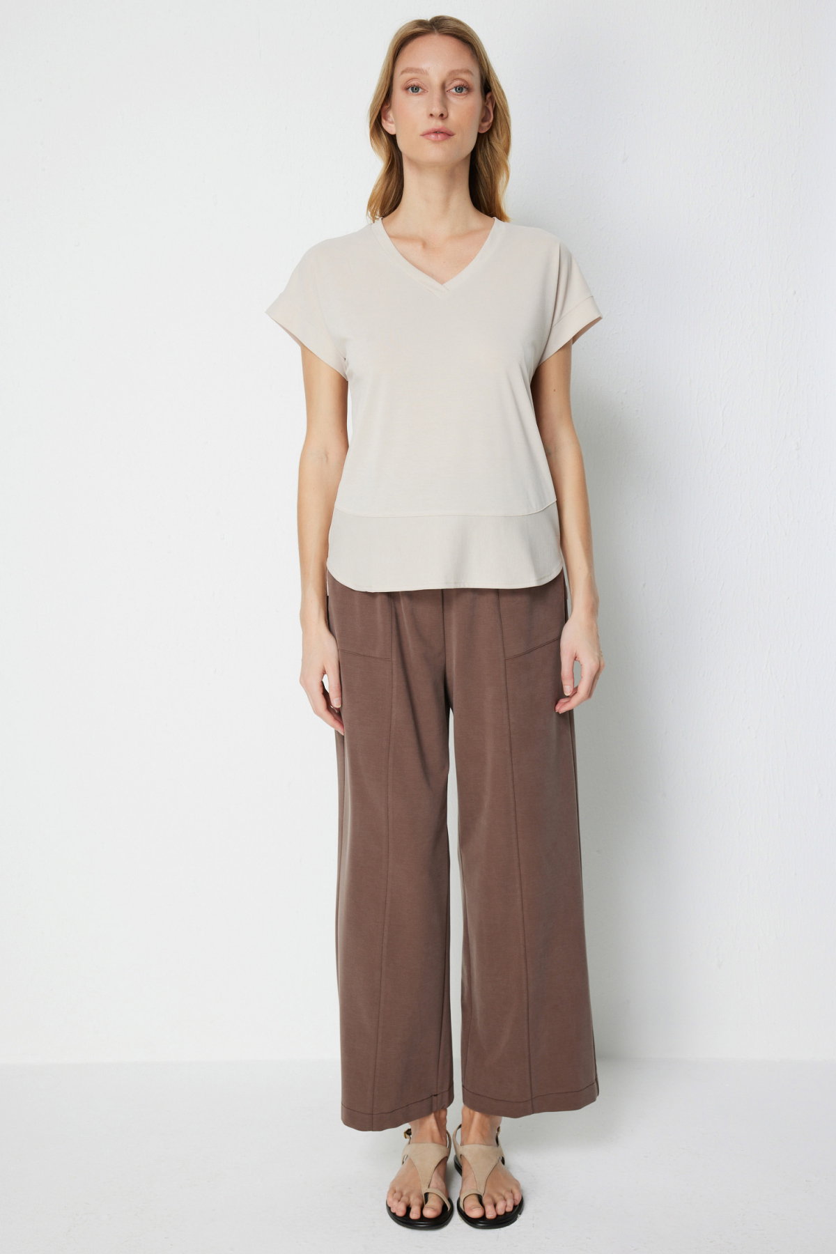 On Kadın V Yaka Parçalı T-Shirt 71475 Taş - 3