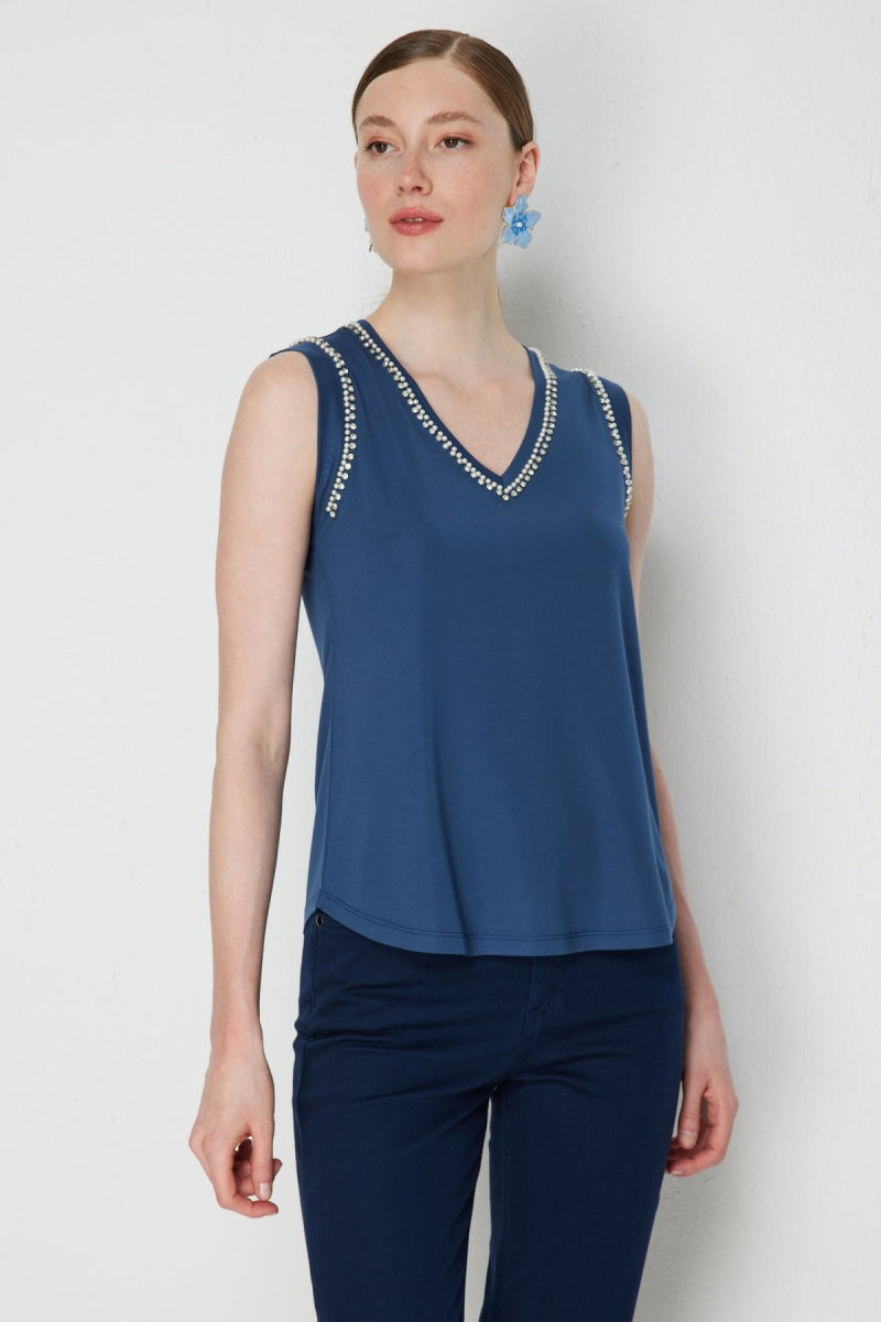 On Kadın V Yaka Taş Detaylı Bluz 71435 Indigo 