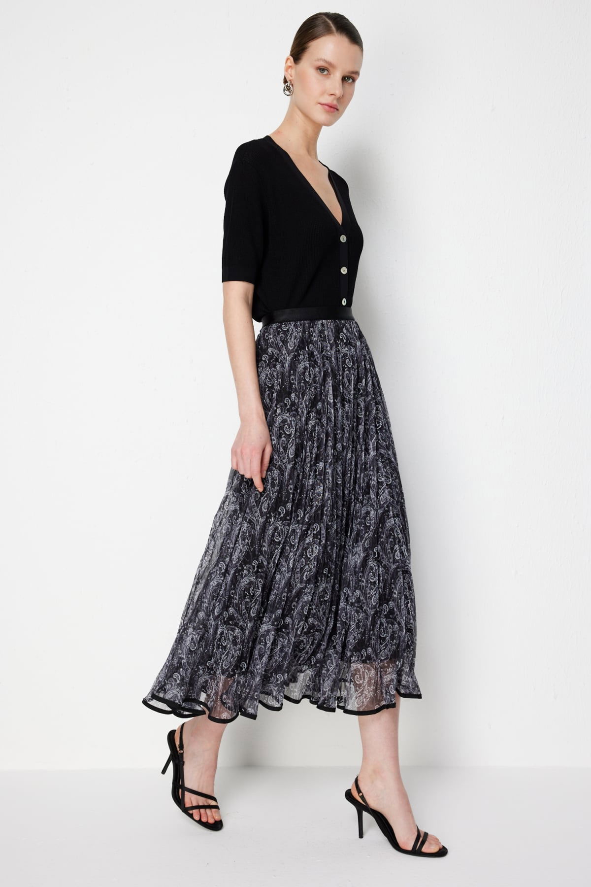 On Kadın Volanlı Desenli Maxi Etek 70204 Siyah - 2