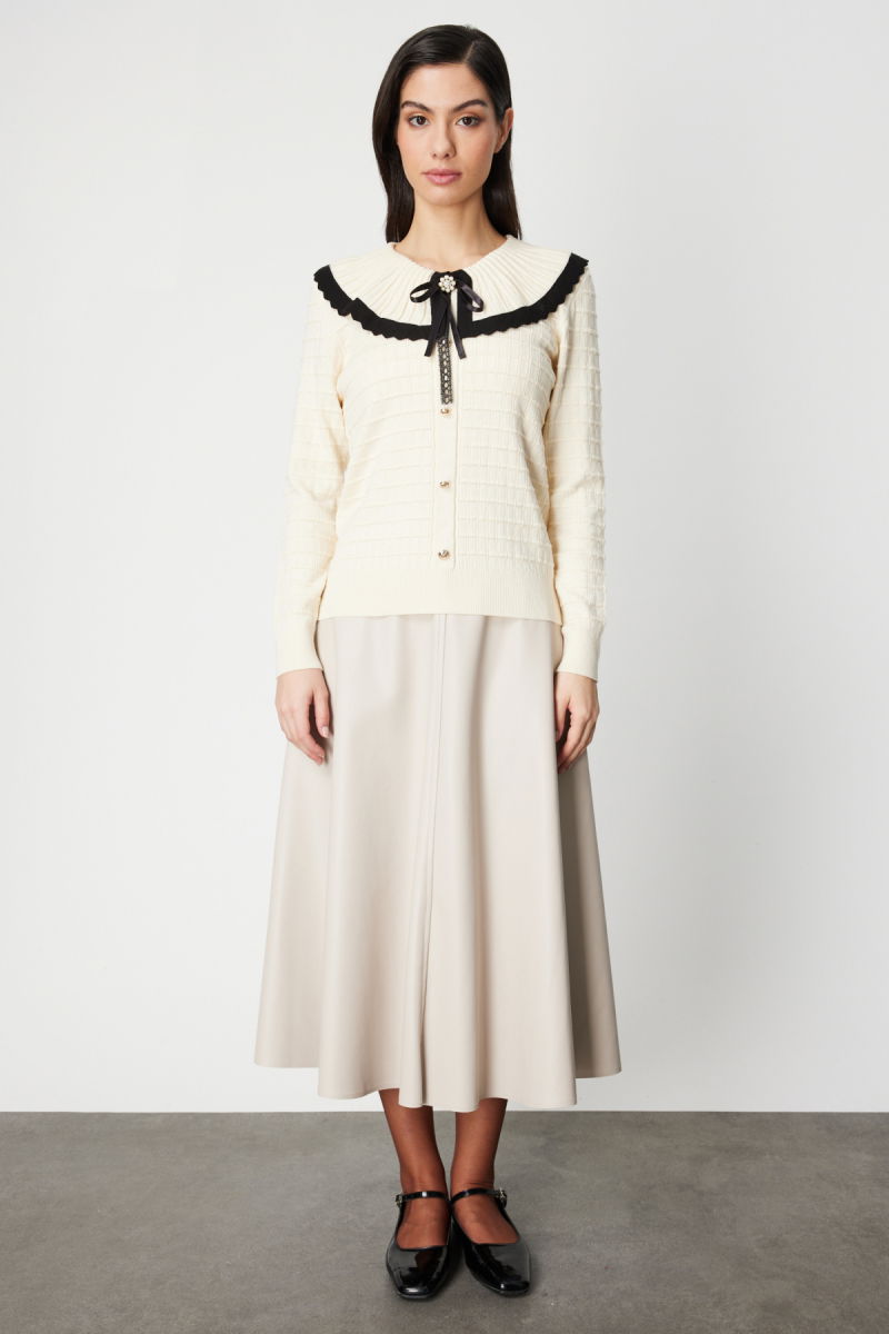 On Kadın Yakası Aksesuarlı Düğmeli Triko Kazak 66351 Krem-Siyah - 3