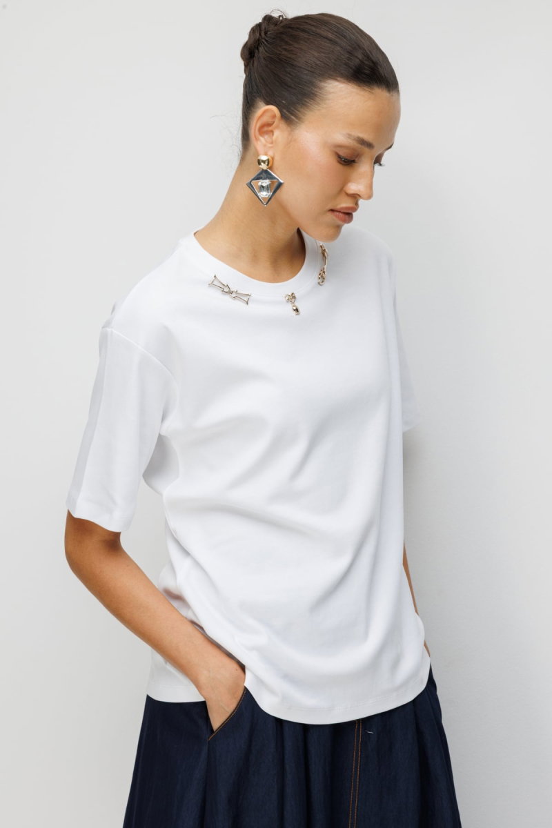 On Kadın Yakası Aksesuarlı Sıfır Yaka Pamuklu T-Shirt 71454 Beyaz - 2