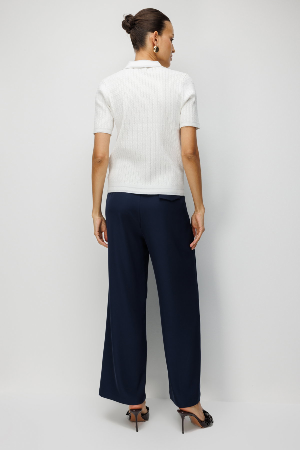 On Kadın Yakası Düğmeli Kumaşı Desenli Bluz 10304 Beyaz - 5