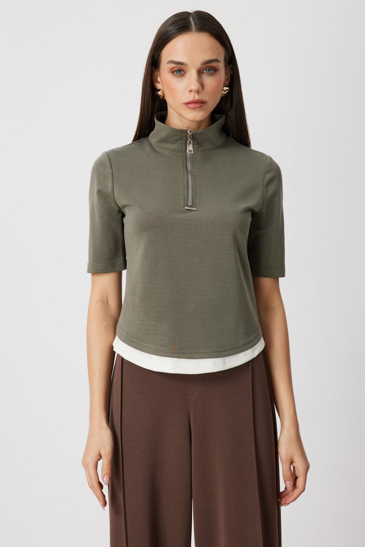 On Kadın Yakası Fermuarlı Kısa Kollu Bluz 76305 Haki - 1