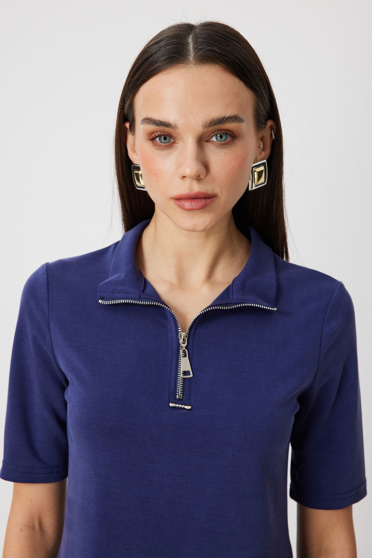 On Kadın Yakası Fermuarlı Kısa Kollu Bluz 76305 Indigo - 2