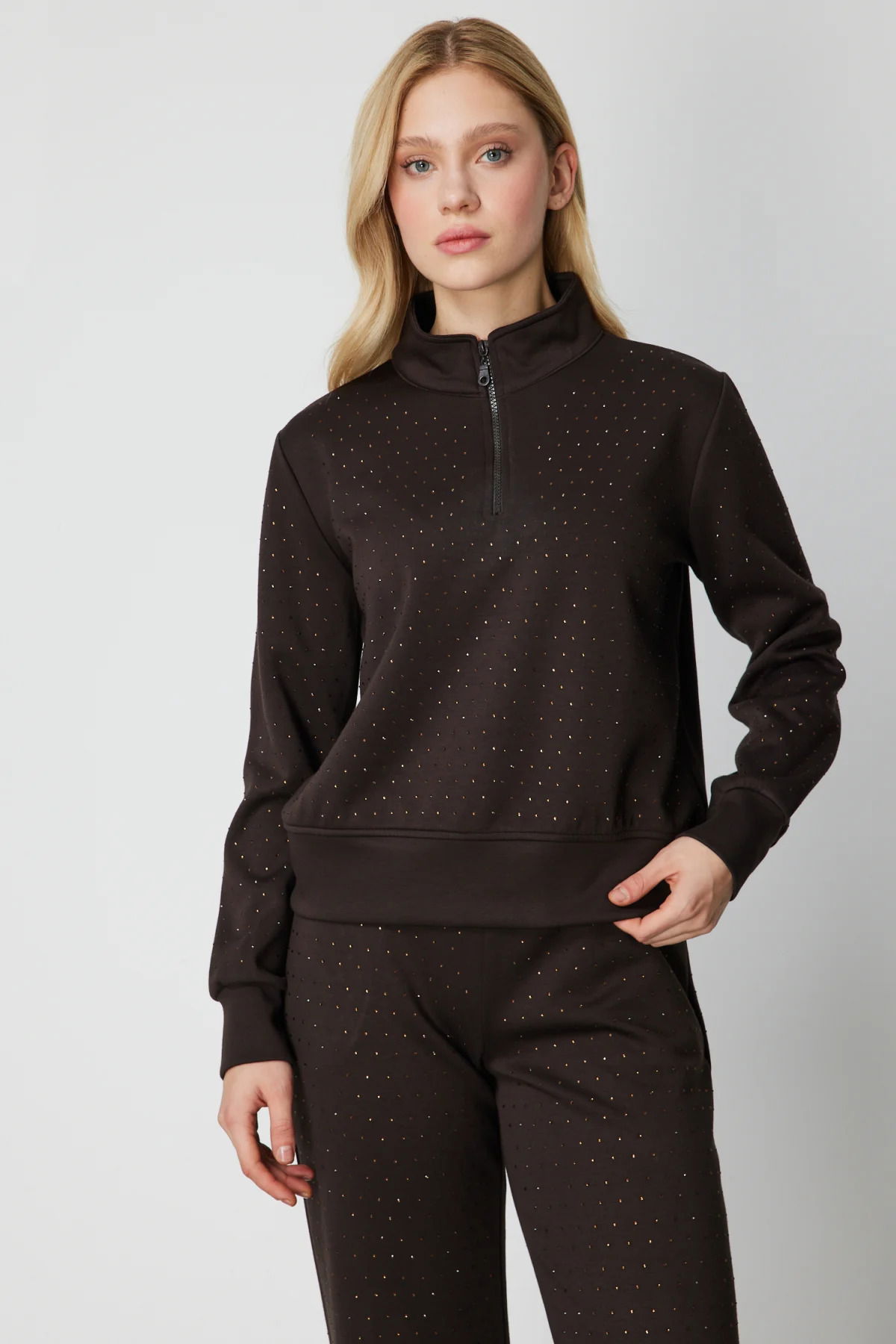 On Kadın Yakası Fermuarlı Taşlı Eşofman Üstü 66364 Kahverengi - 1