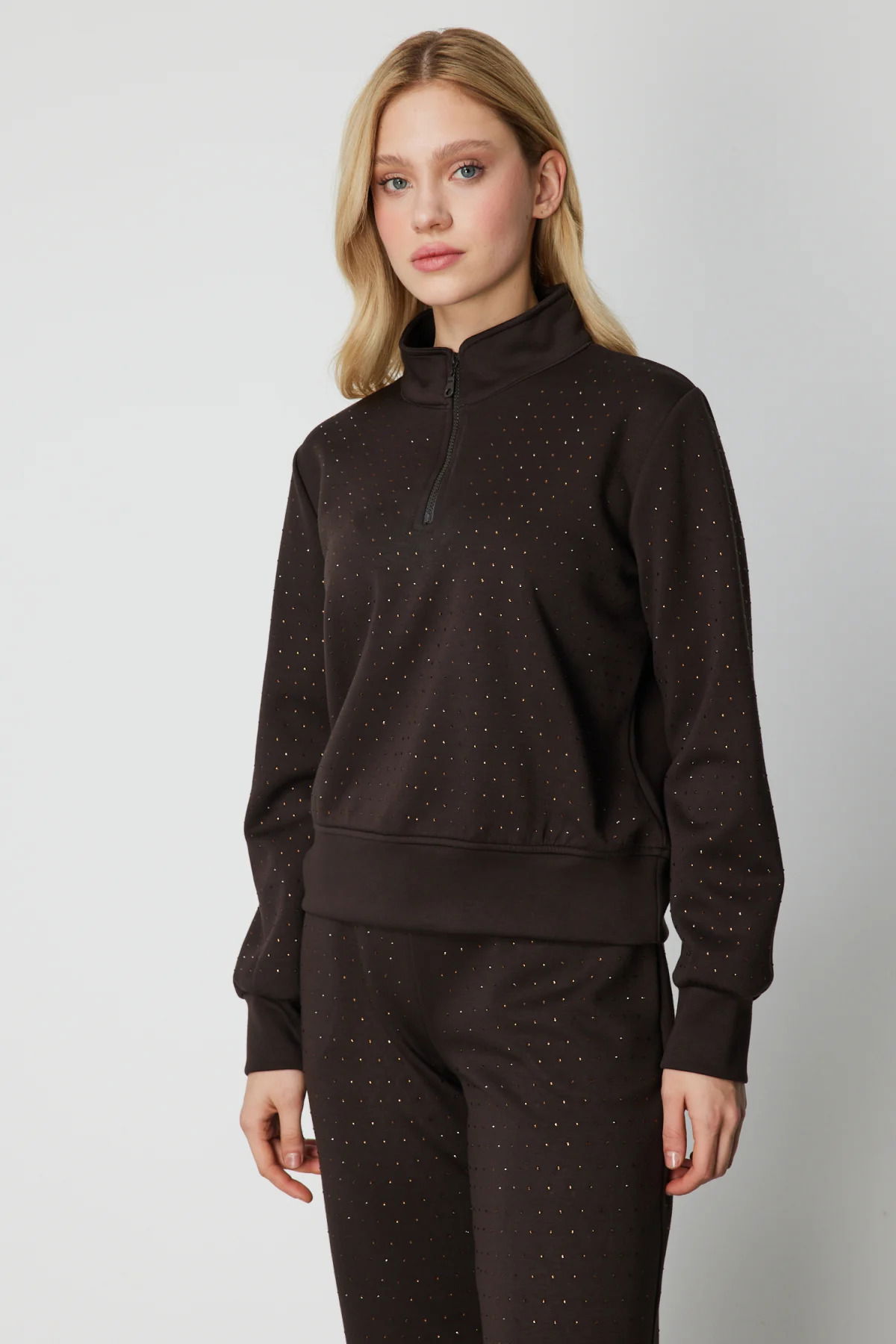 On Kadın Yakası Fermuarlı Taşlı Eşofman Üstü 66364 Kahverengi - 2