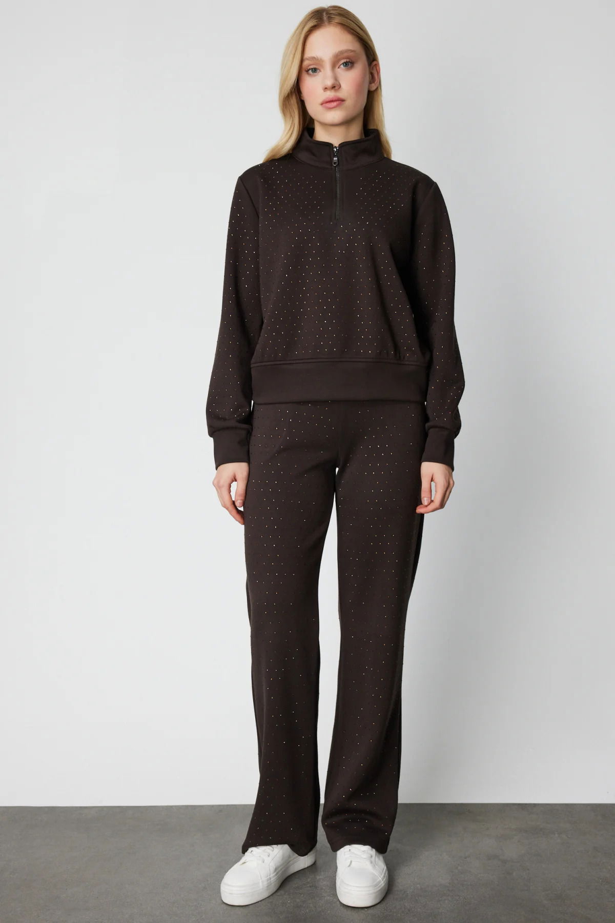 On Kadın Yakası Fermuarlı Taşlı Eşofman Üstü 66364 Kahverengi - 3