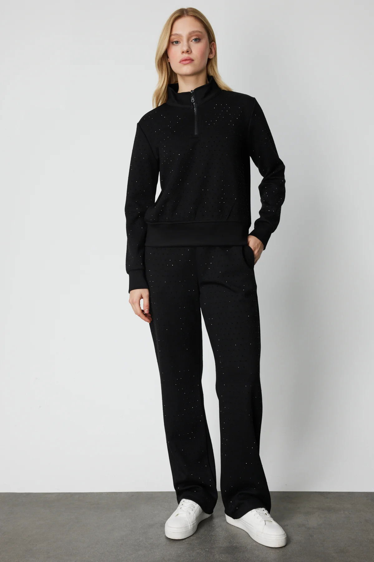 On Kadın Yakası Fermuarlı Taşlı Eşofman Üstü 66364 Siyah - 3