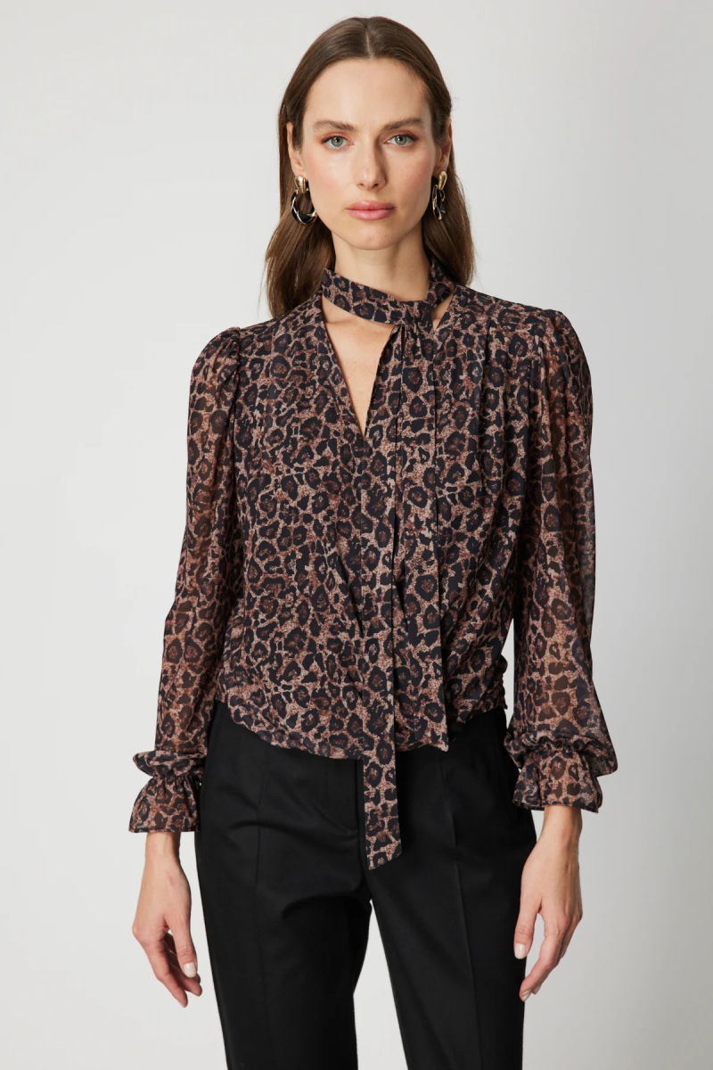 On Kadın Yakası Fularlı Leopar Desenli Bluz 62310 Leopar - On