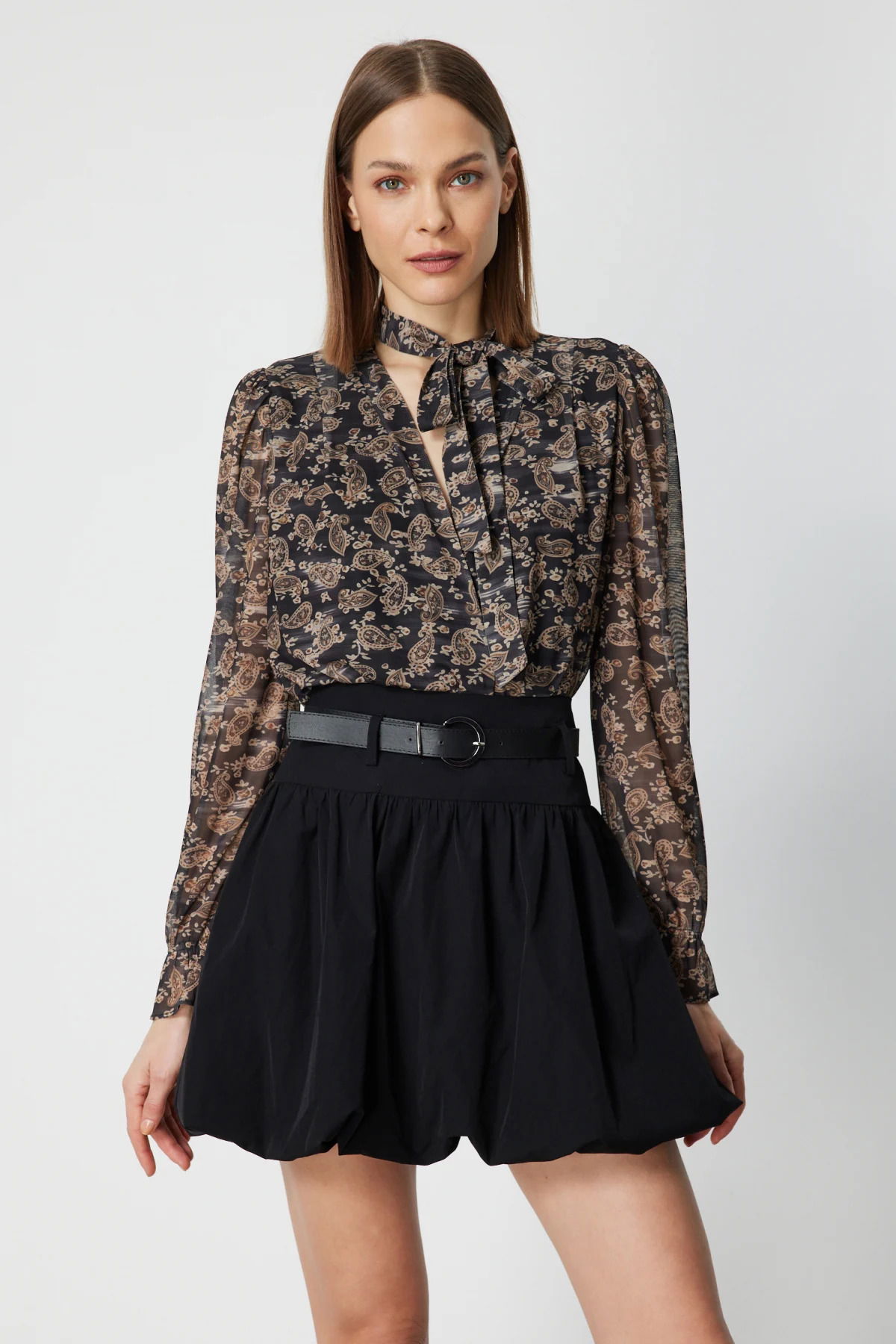 On Kadın Yakası Fularlı Leopar Desenli Bluz 62310 Siyah - 1