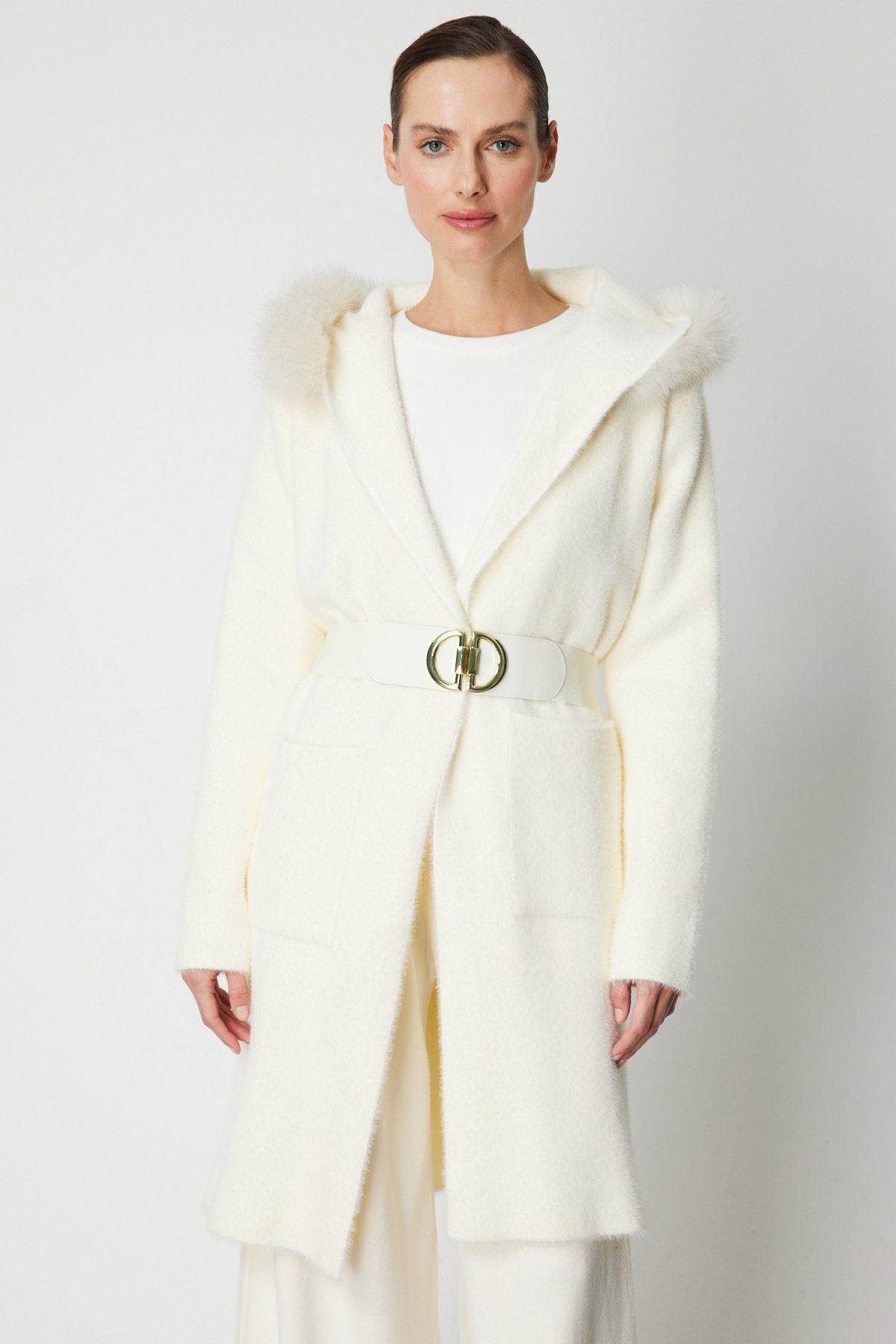 On Kadın Yakası Kürklü Peluş Hırka 63911 Krem - 1