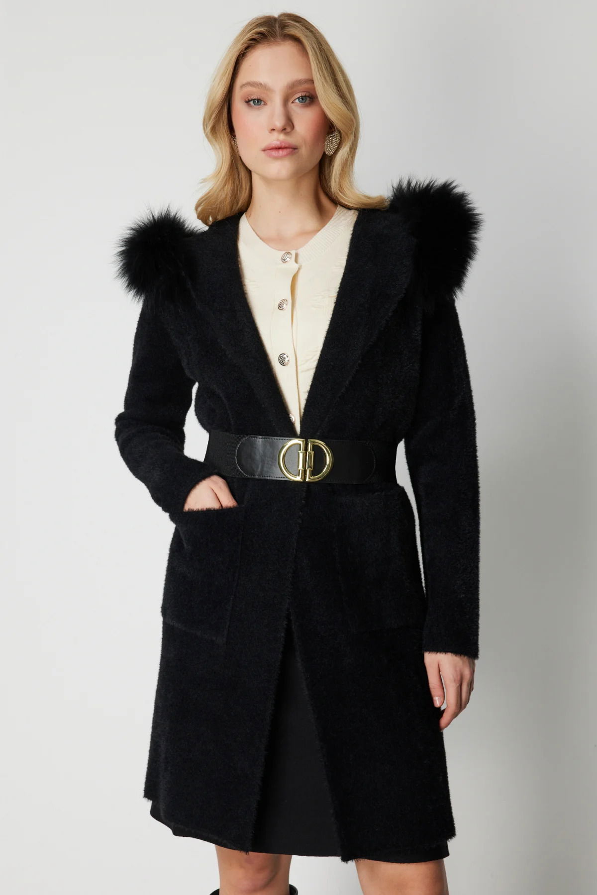 On Kadın Yakası Kürklü Peluş Hırka 63911 Siyah - 2