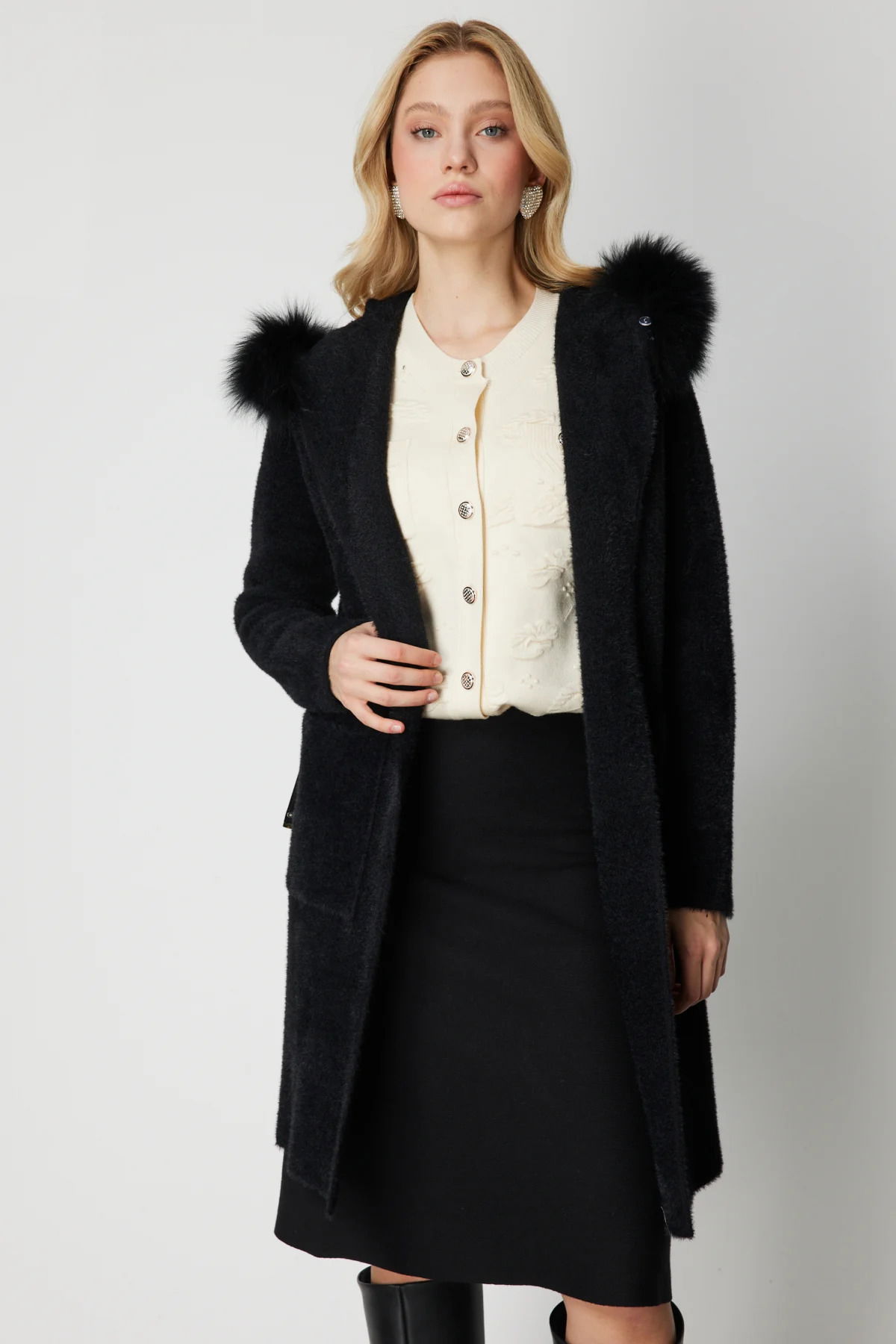 On Kadın Yakası Kürklü Peluş Hırka 63911 Siyah - 3