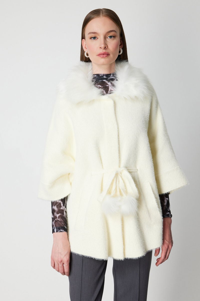 On Kadın Yakası Kürklü Peluş Hırka 63915 Ekru - On