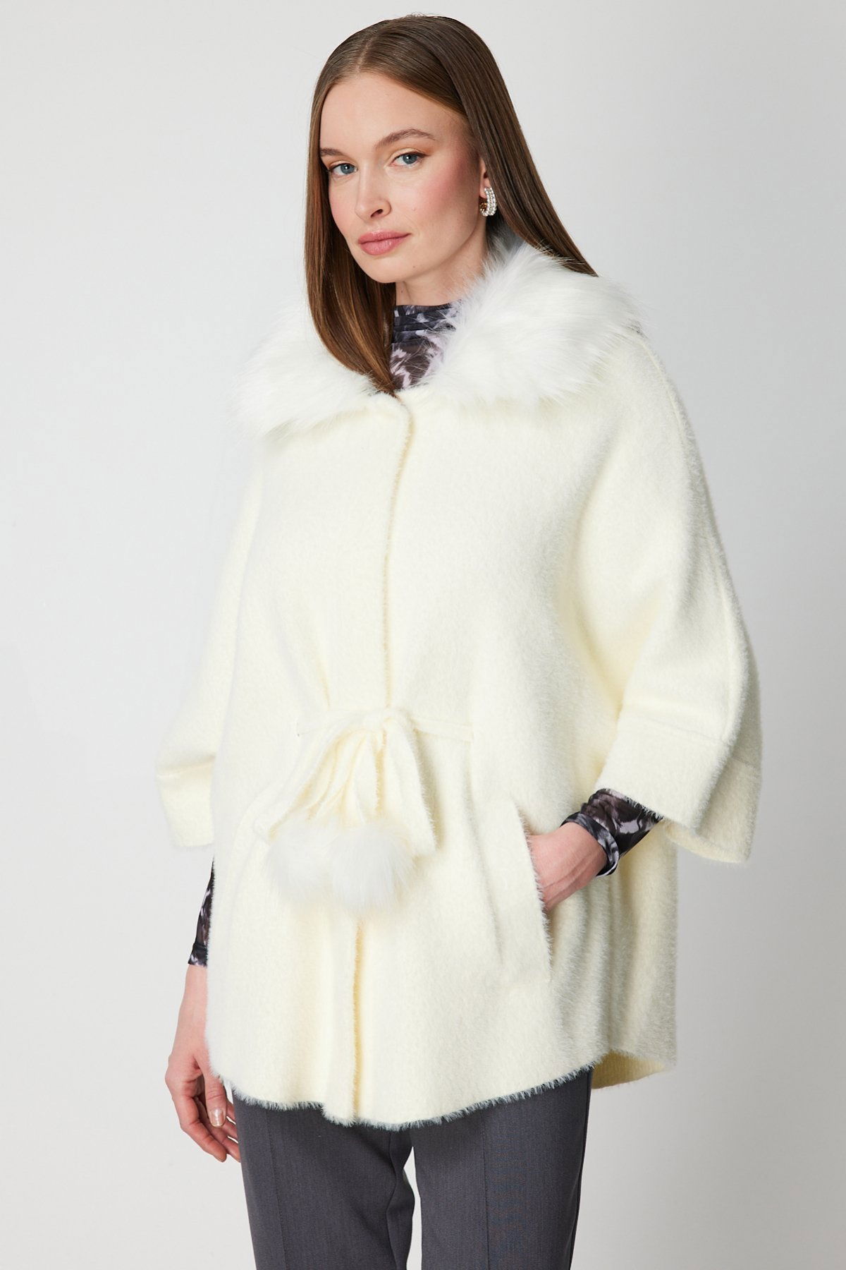 On Kadın Yakası Kürklü Peluş Hırka 63915 Ekru - 3