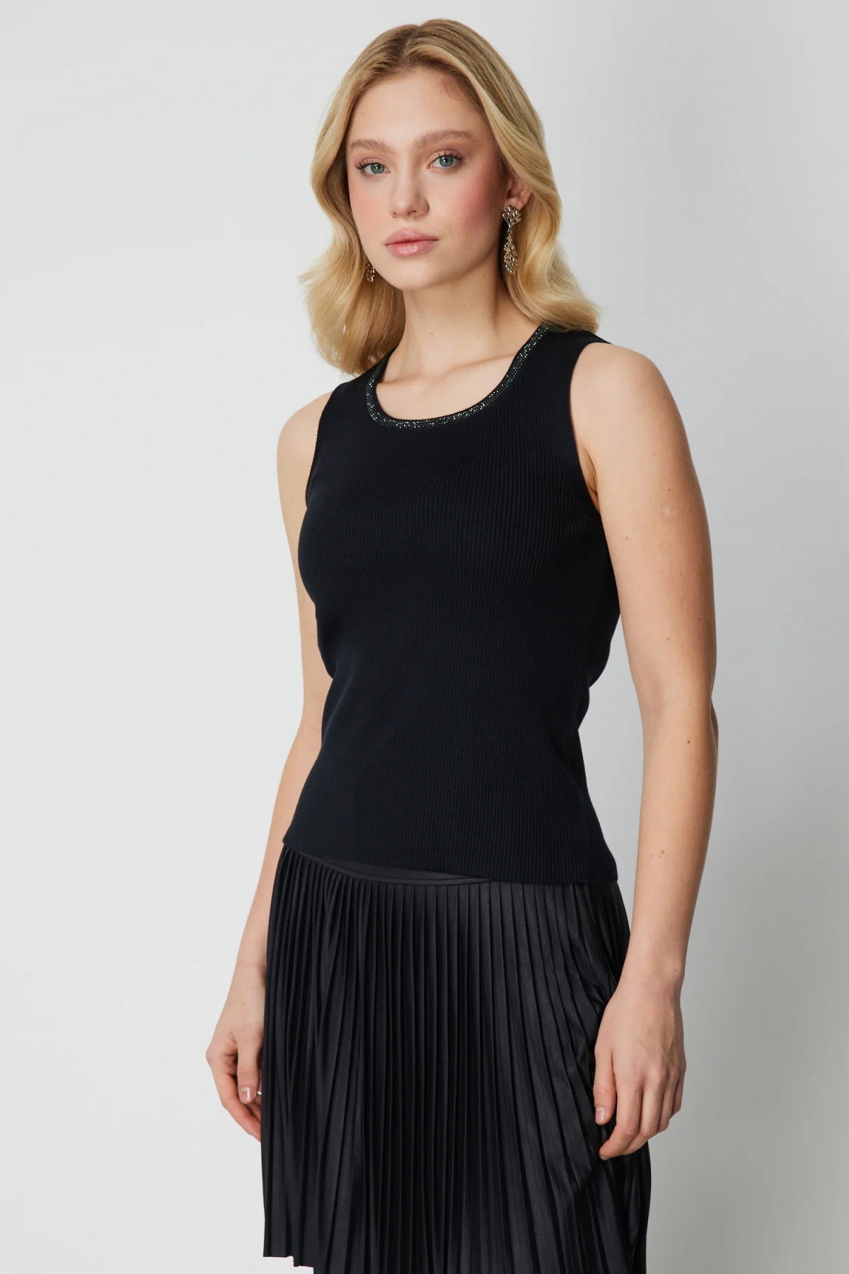 On Kadın Yakası Taşlı Kolsuz Triko Kazak 65394 Siyah - 2