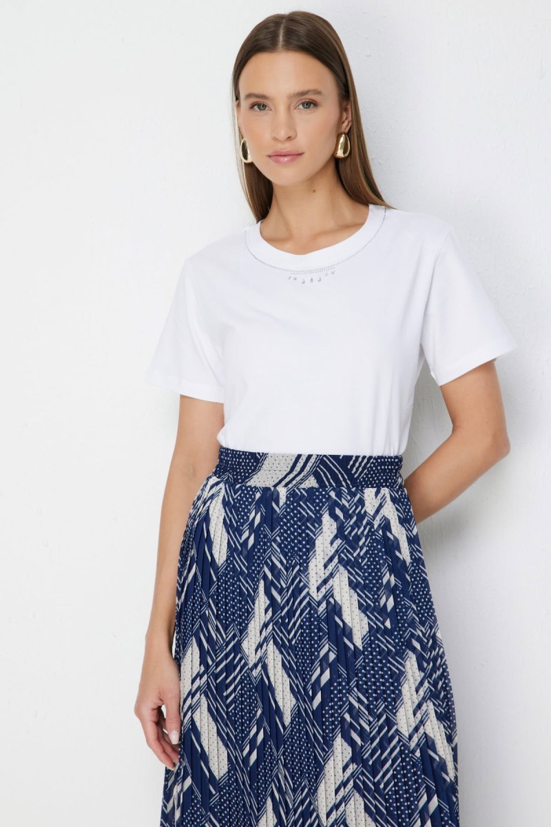 On Kadın Yakası Taşlı Pamuklu T-Shirt 71345 Beyaz - 2