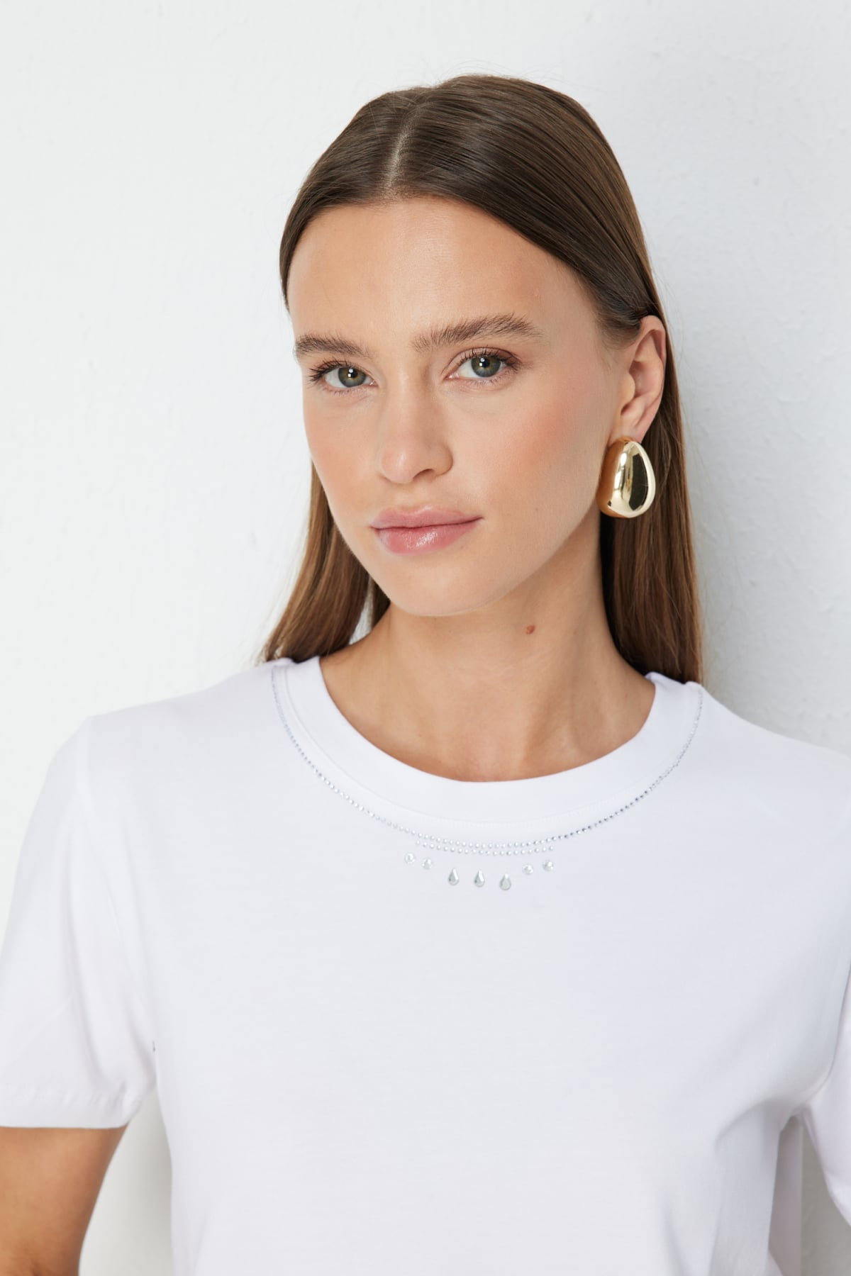 On Kadın Yakası Taşlı Pamuklu T-Shirt 71345 Beyaz - 3
