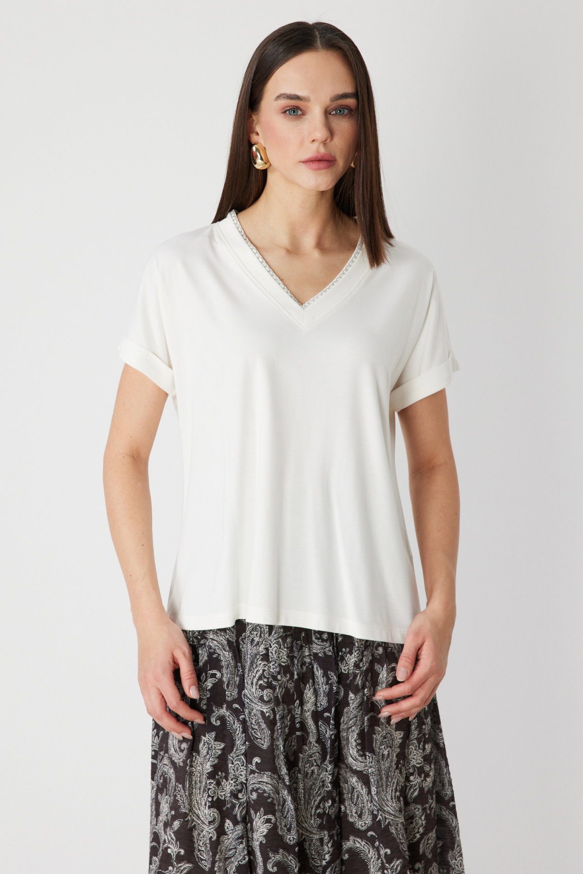 On Kadın Yakası Zincirli V Yaka T-Shirt 71352 Ekru - 3