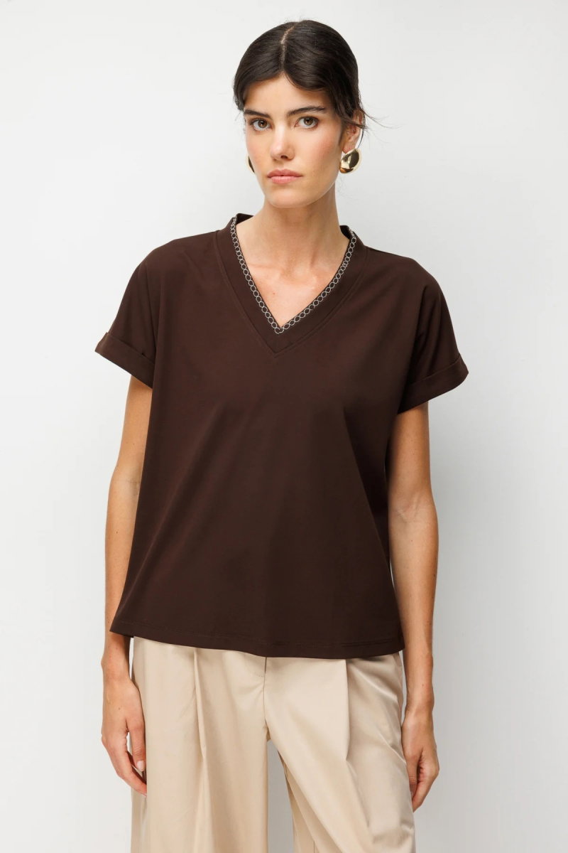 On Kadın Yakası Zincirli V Yaka T-Shirt 71352 Kahverengi - On