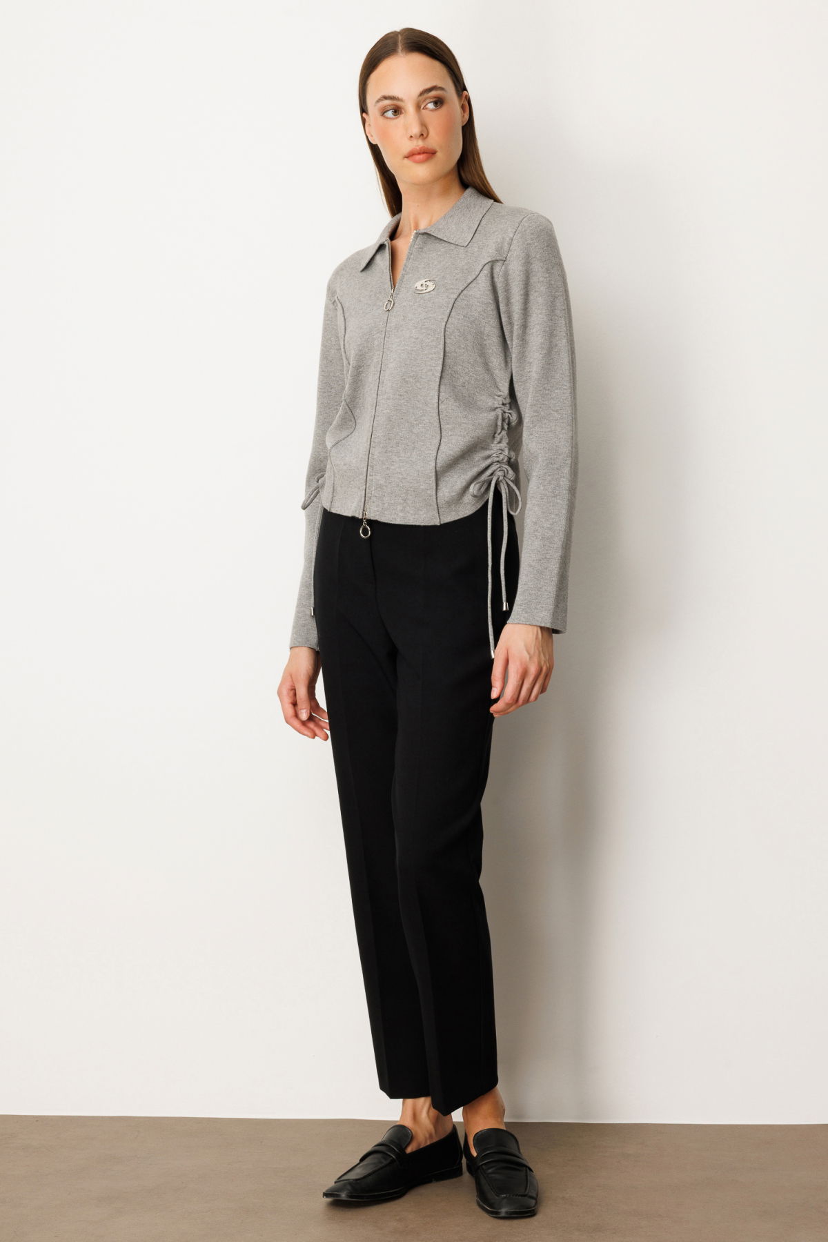 On Kadın Yanları Büzgü Detaylı Fermuarlı Hırka 63923 Gri - 3