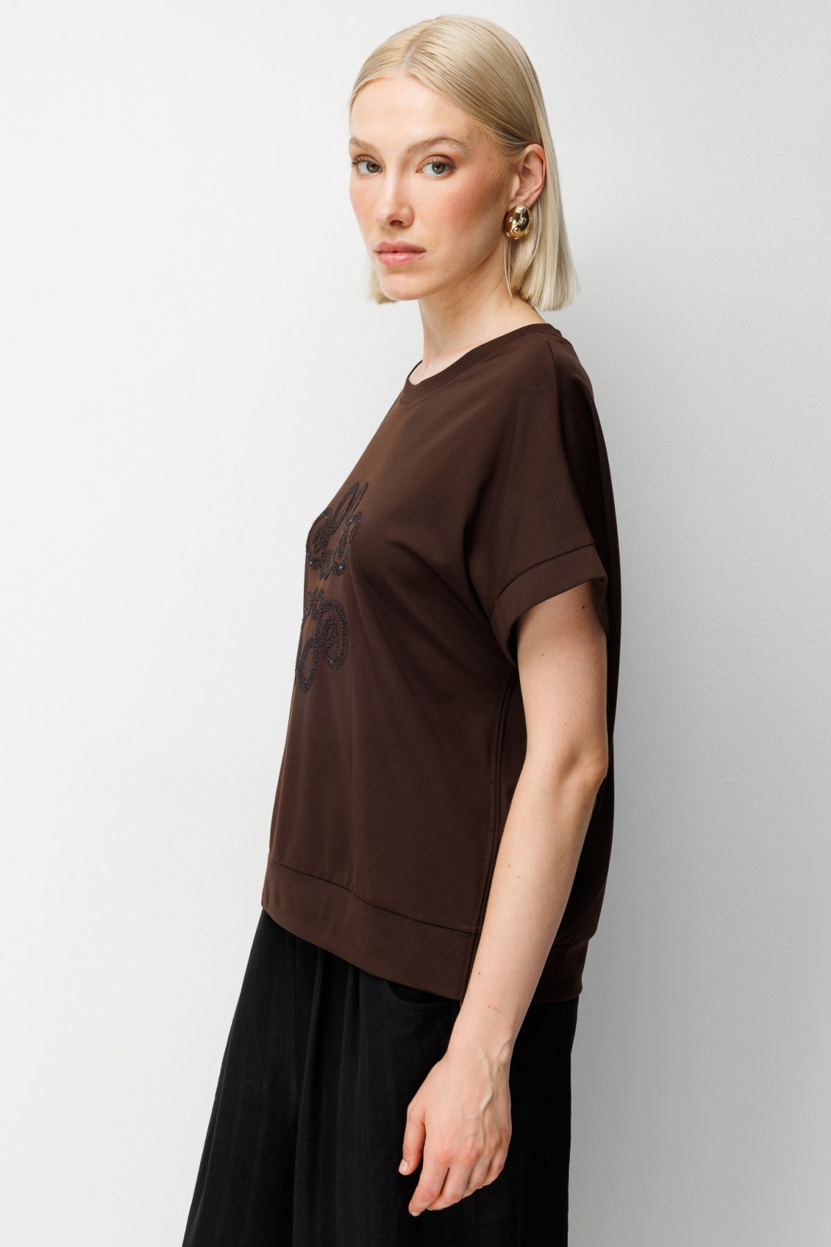 On Kadın Yanları Lastikli İşlemeli T-Shirt 70430 Kahverengi - 2