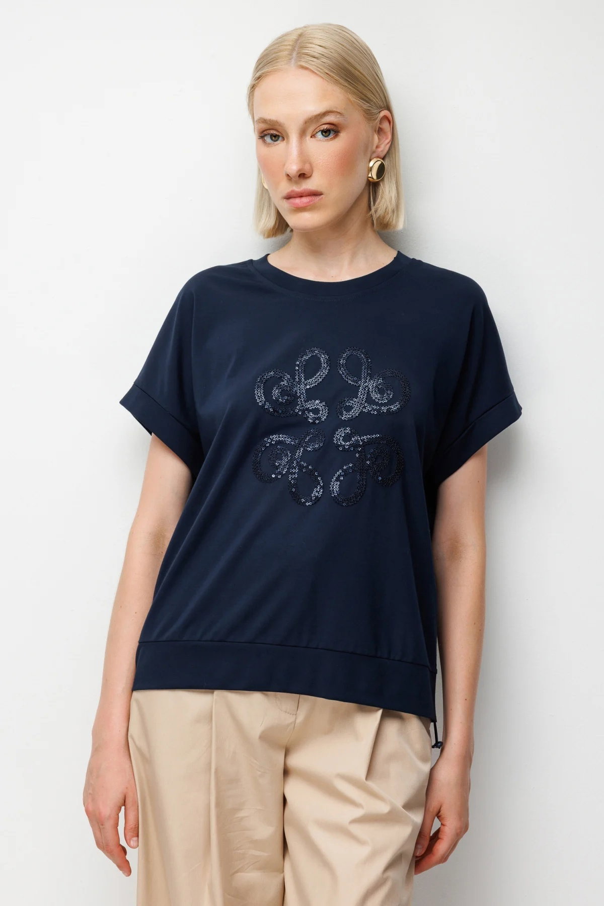 On Kadın Yanları Lastikli İşlemeli T-Shirt 70430 Lacivert - 1