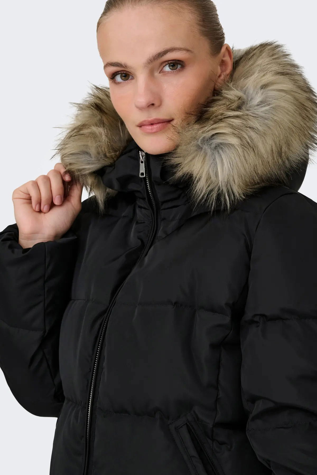 Only Kadın Kapüşonu Kürklü Mont 15349780 Siyah - 4