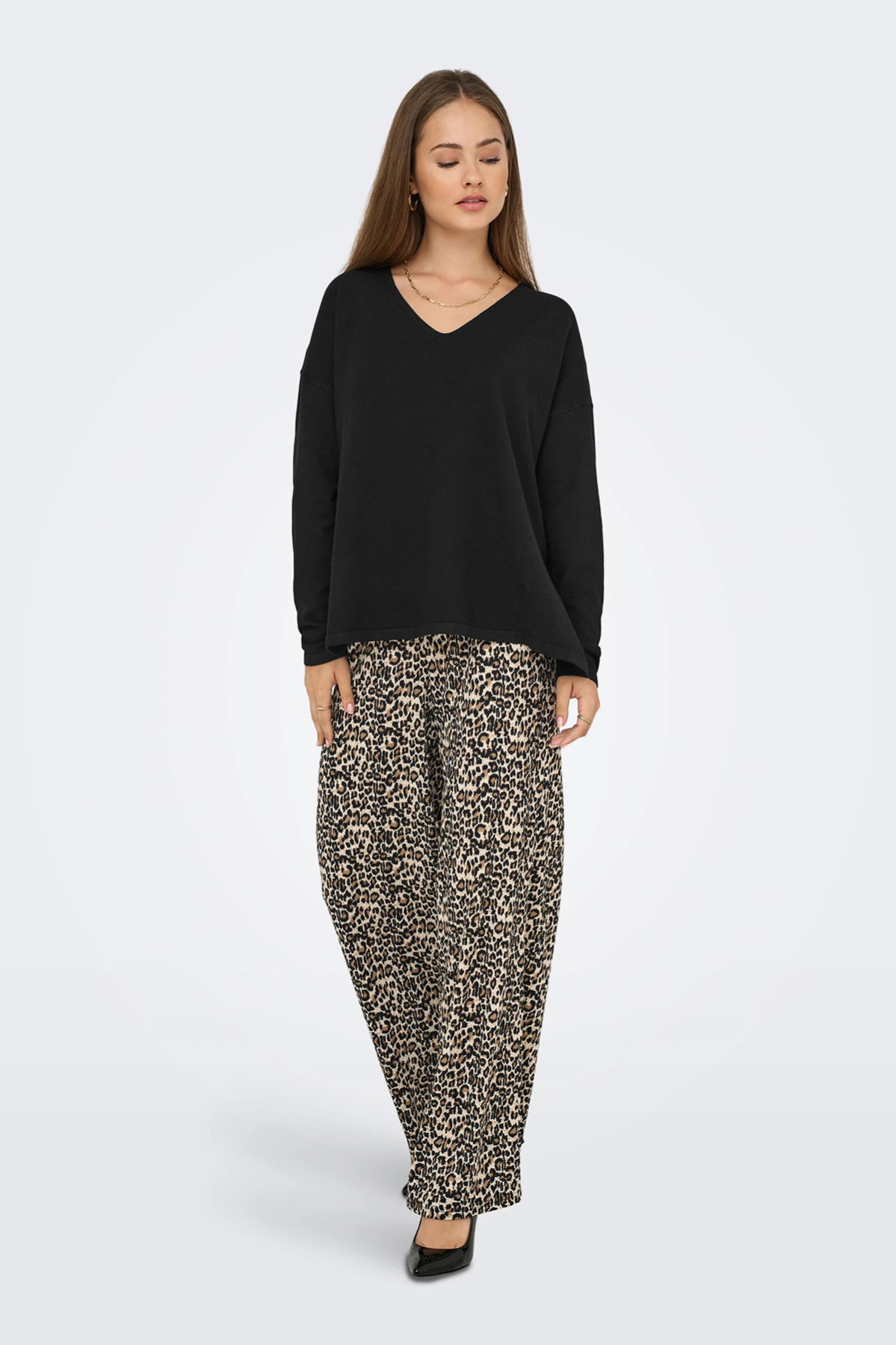 Only Kadın Onlamalıo Oversize V Yaka Örme Kazak 15340735 Siyah - 4