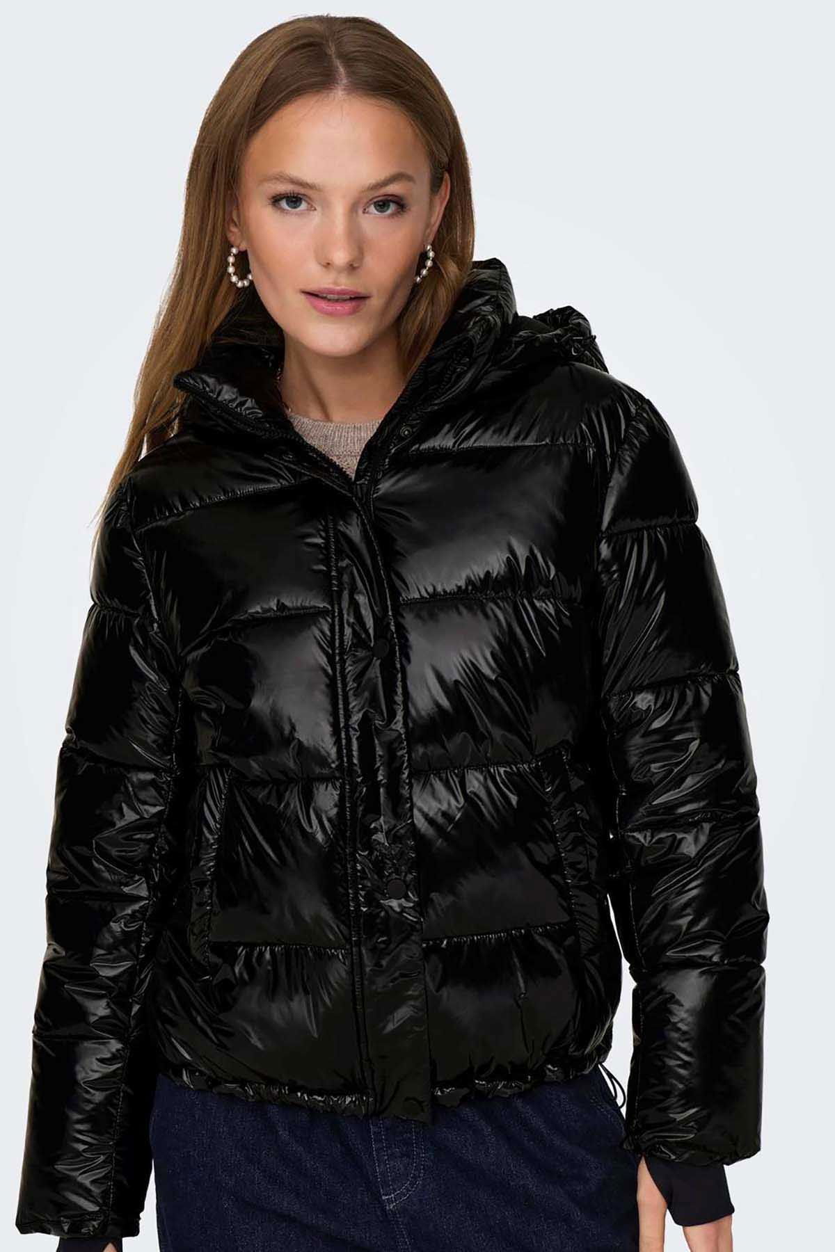 Only Kadın Onlannlouis Kapüşonlu Şişme Mont 15287919 Siyah - 1