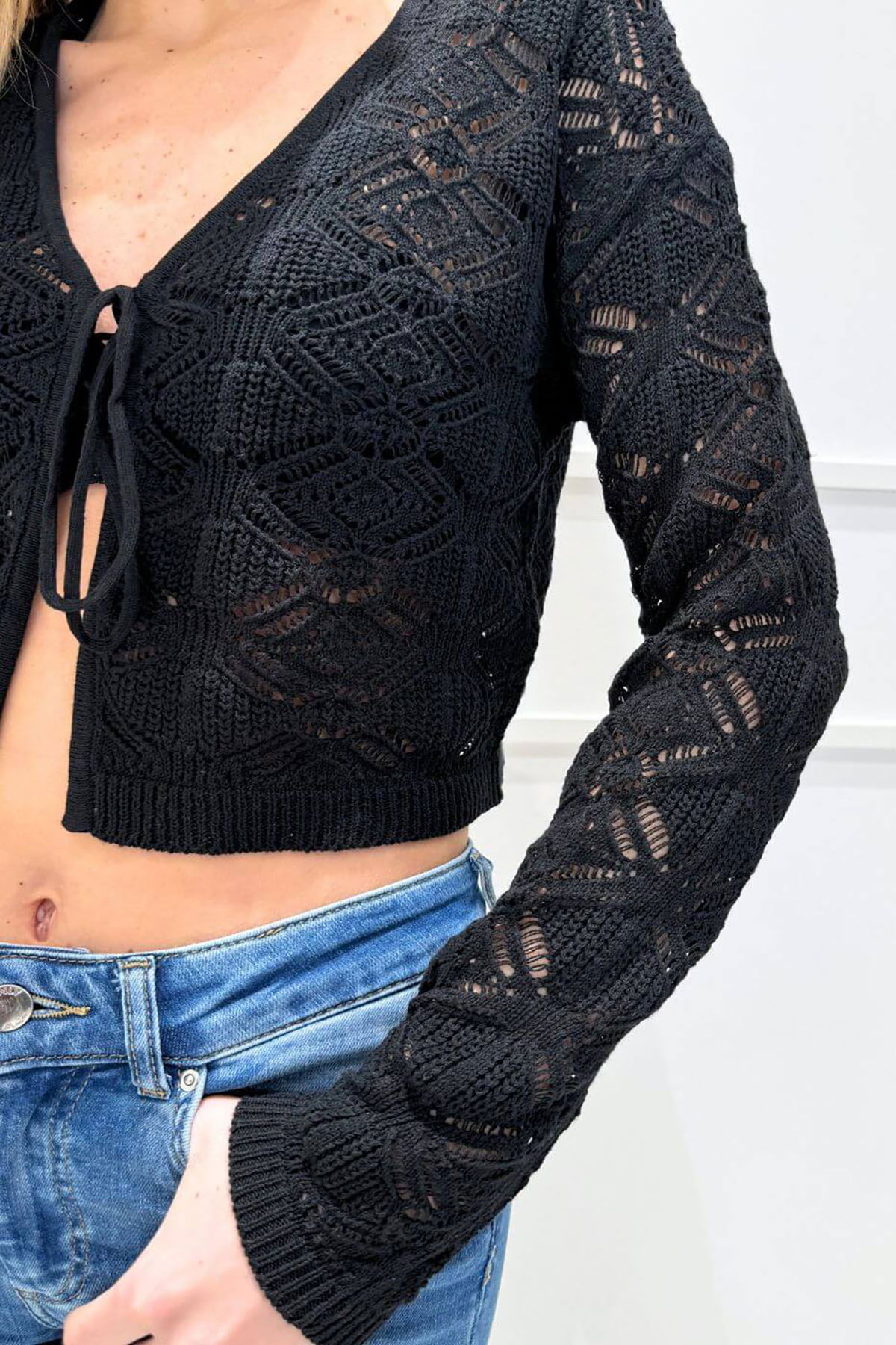 Only Kadın Onldana V Yaka Delik Desenli Örme Crop Hırka 15318445 Siyah - 2