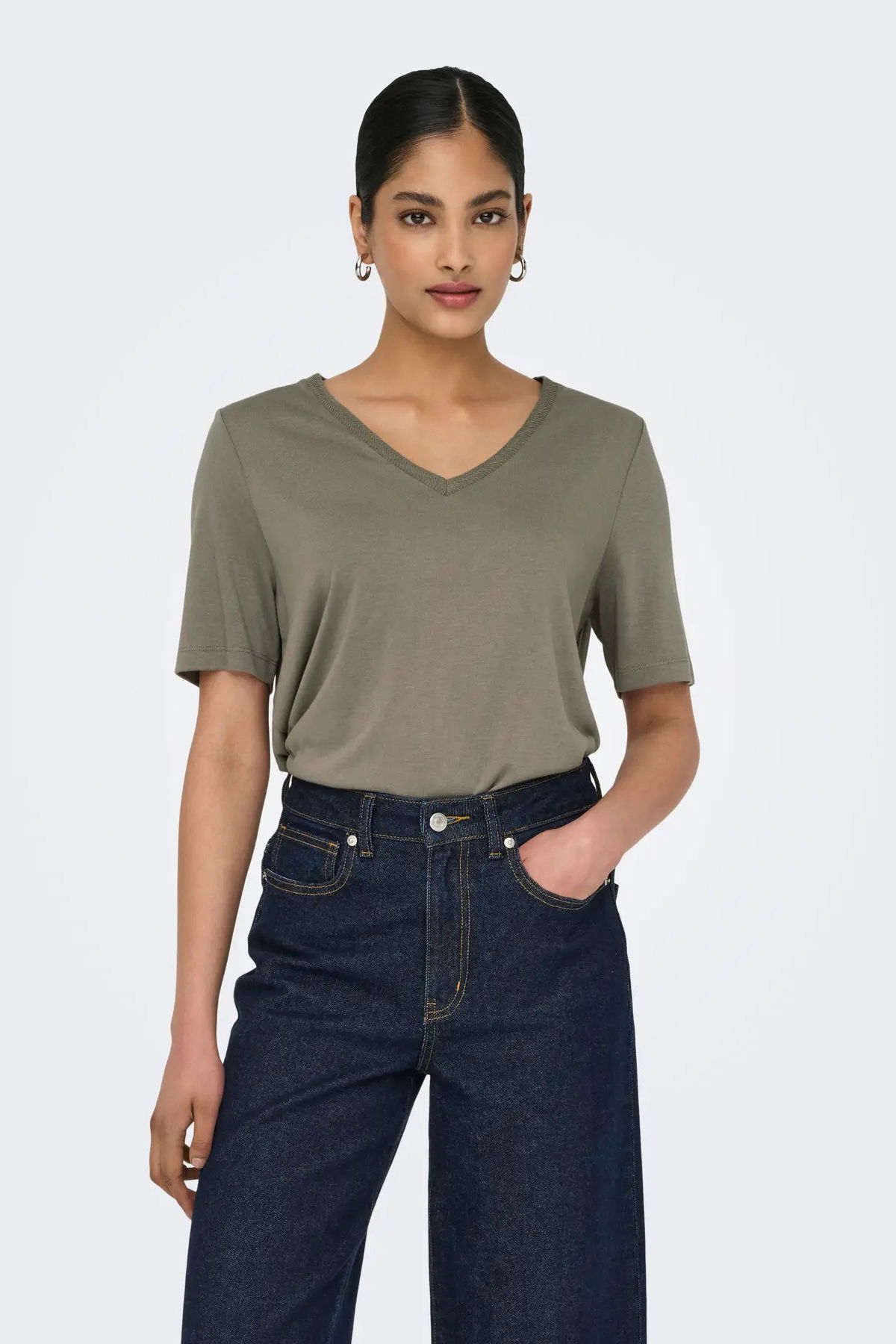 Only Kadın Onlelıse V Yaka Kısa Kollu T-Shirt 15257390 Vizon - 1