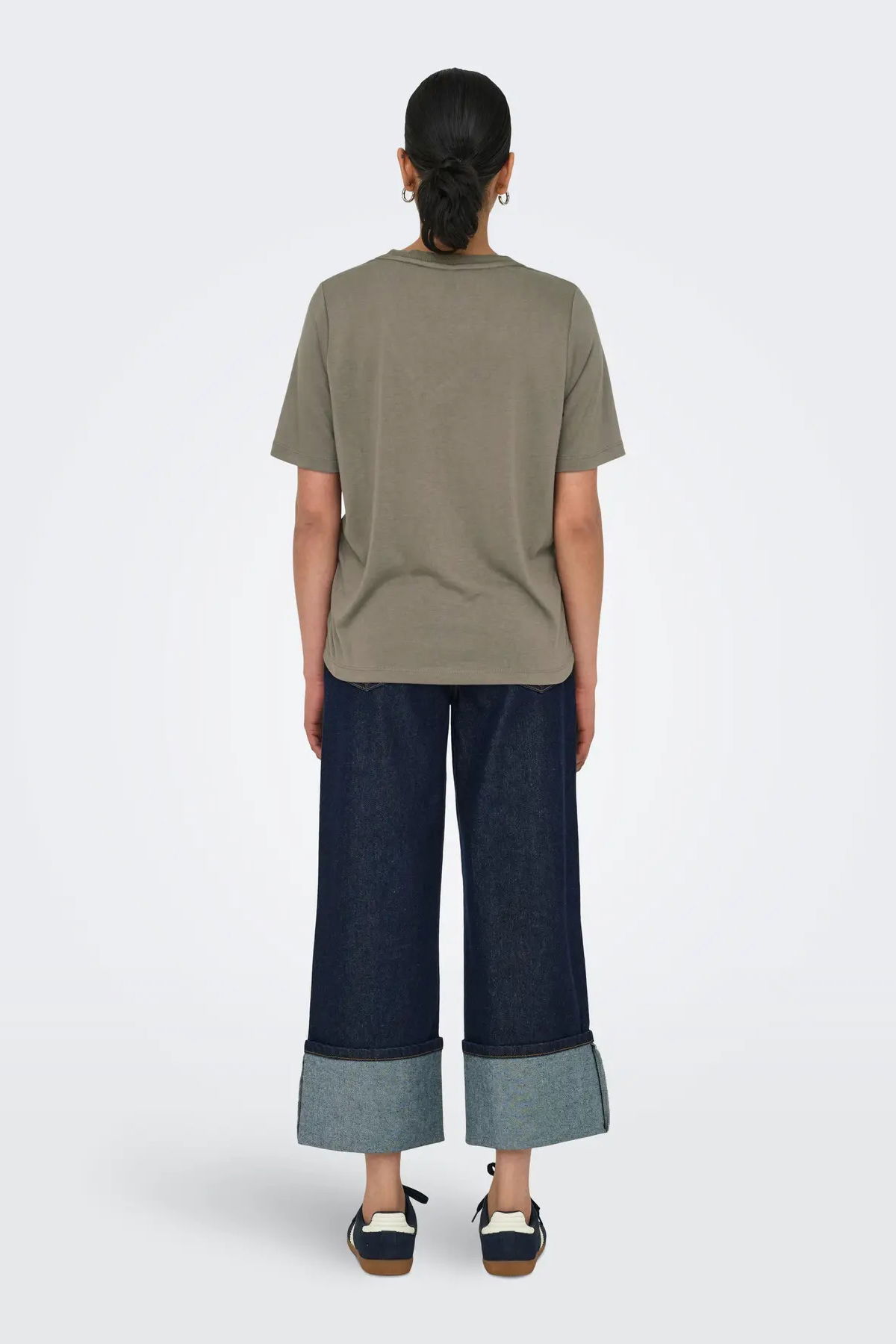 Only Kadın Onlelıse V Yaka Kısa Kollu T-Shirt 15257390 Vizon - 4