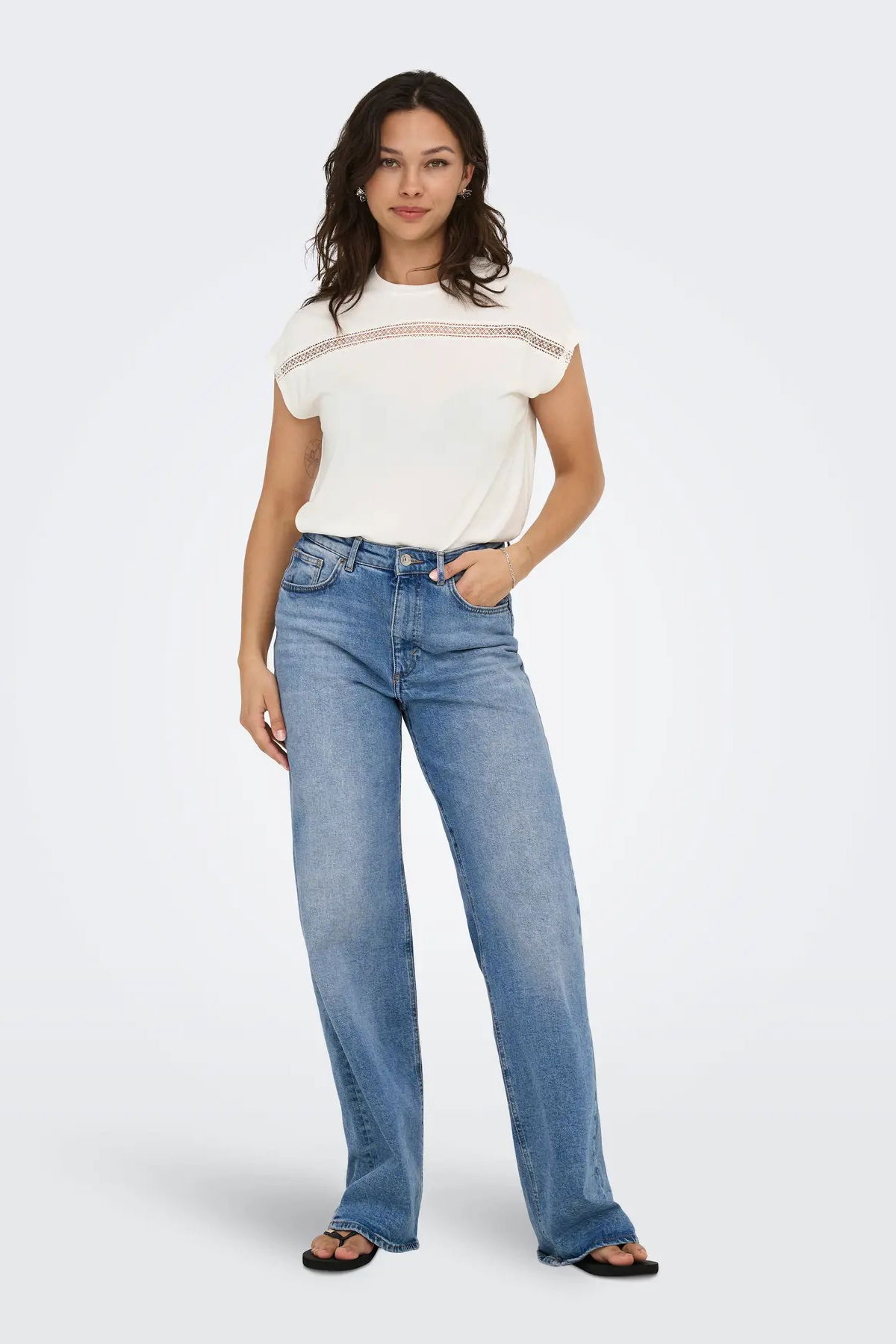 Only Kadın Onlfree Dantel Detaylı Kısa Kollu T-Shirt 15350108 Ekru - 2