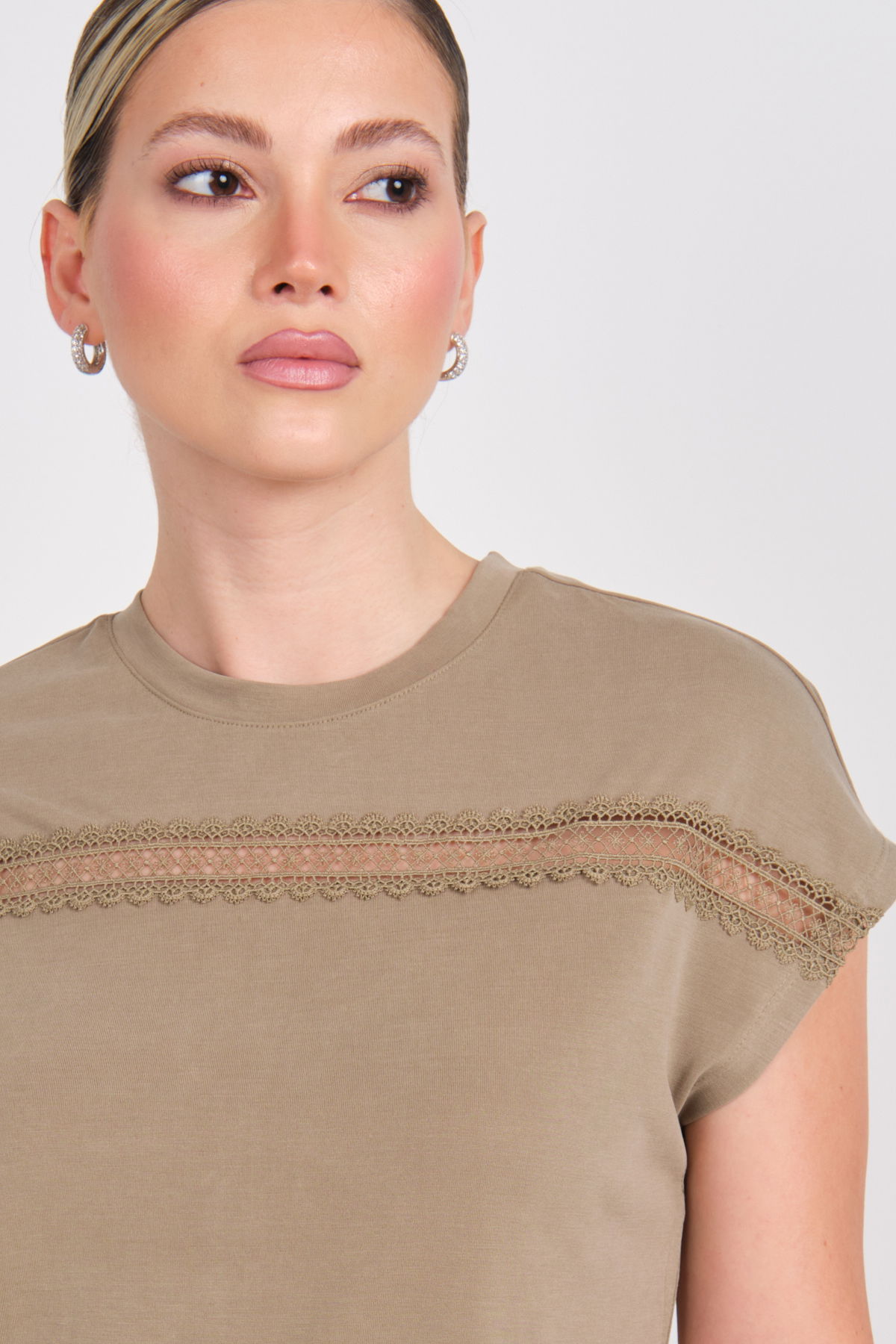 Only Kadın Onlfree Dantel Detaylı Kısa Kollu T-Shirt 15350108 Haki - 2