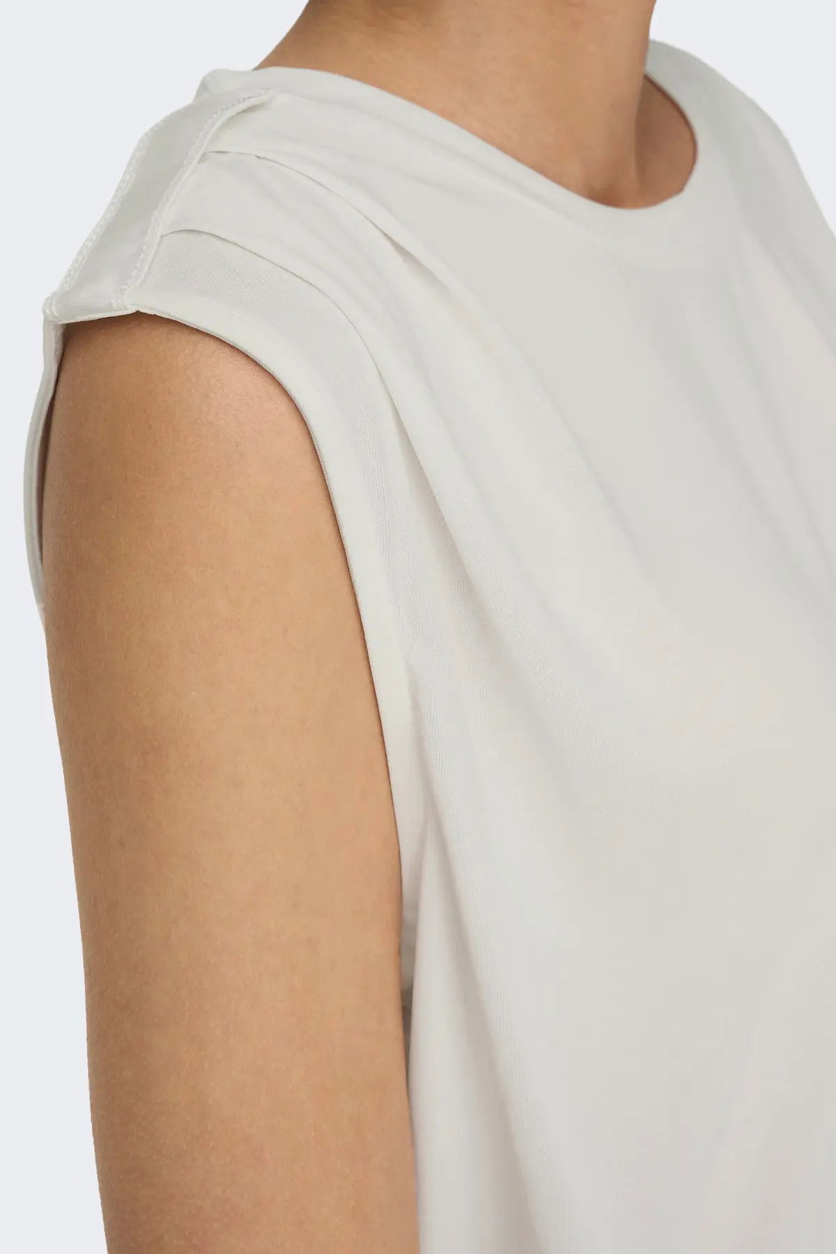 Only Kadın Onlfree Regular Fit Kolsuz Bluz 15290313 Beyaz - 3