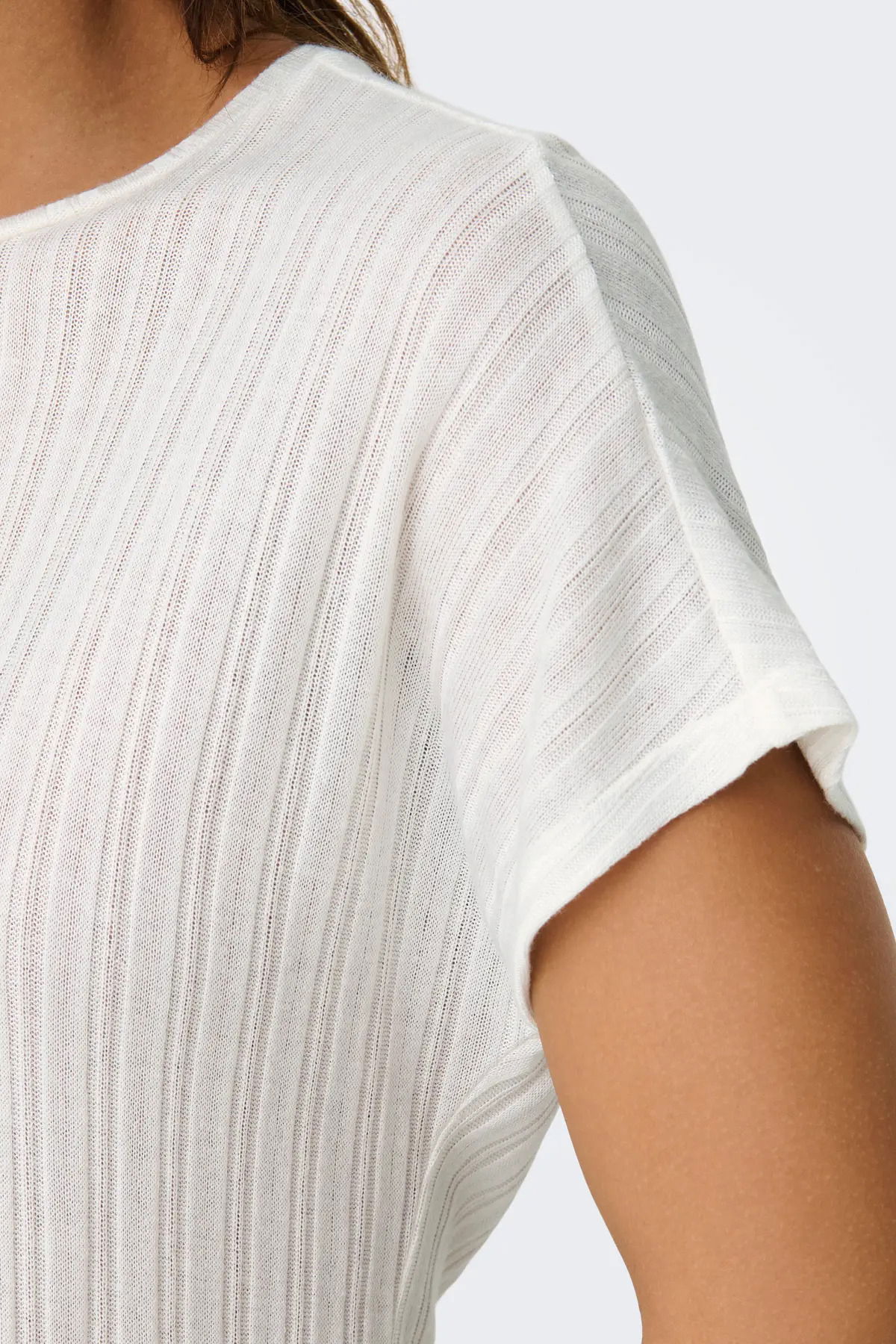 Only Kadın Onlırına Rahat Kalıp Kısa Kollu T-Shirt 15349079 Ekru - 3