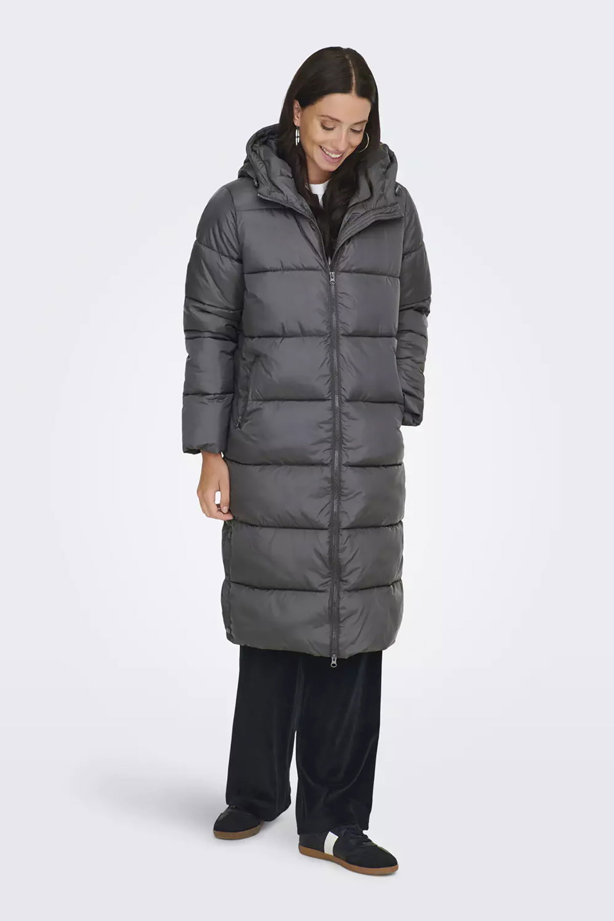 Only Kadın Onlmontana Kapüşonlu Uzun Şişme Mont 15226559 Gri - 1