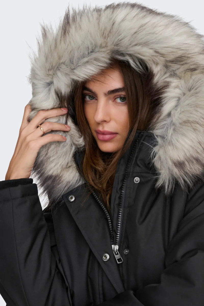 Only Kadın Onlnewkaty Kürk Yaka Kapüşonlu Mont 15300633 Black - 2