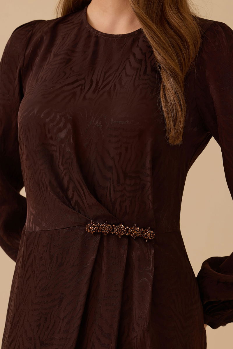 Seçil Kadın Desenli Boncuk Detaylı Saten Elbise 1005 Kahverengi - 2