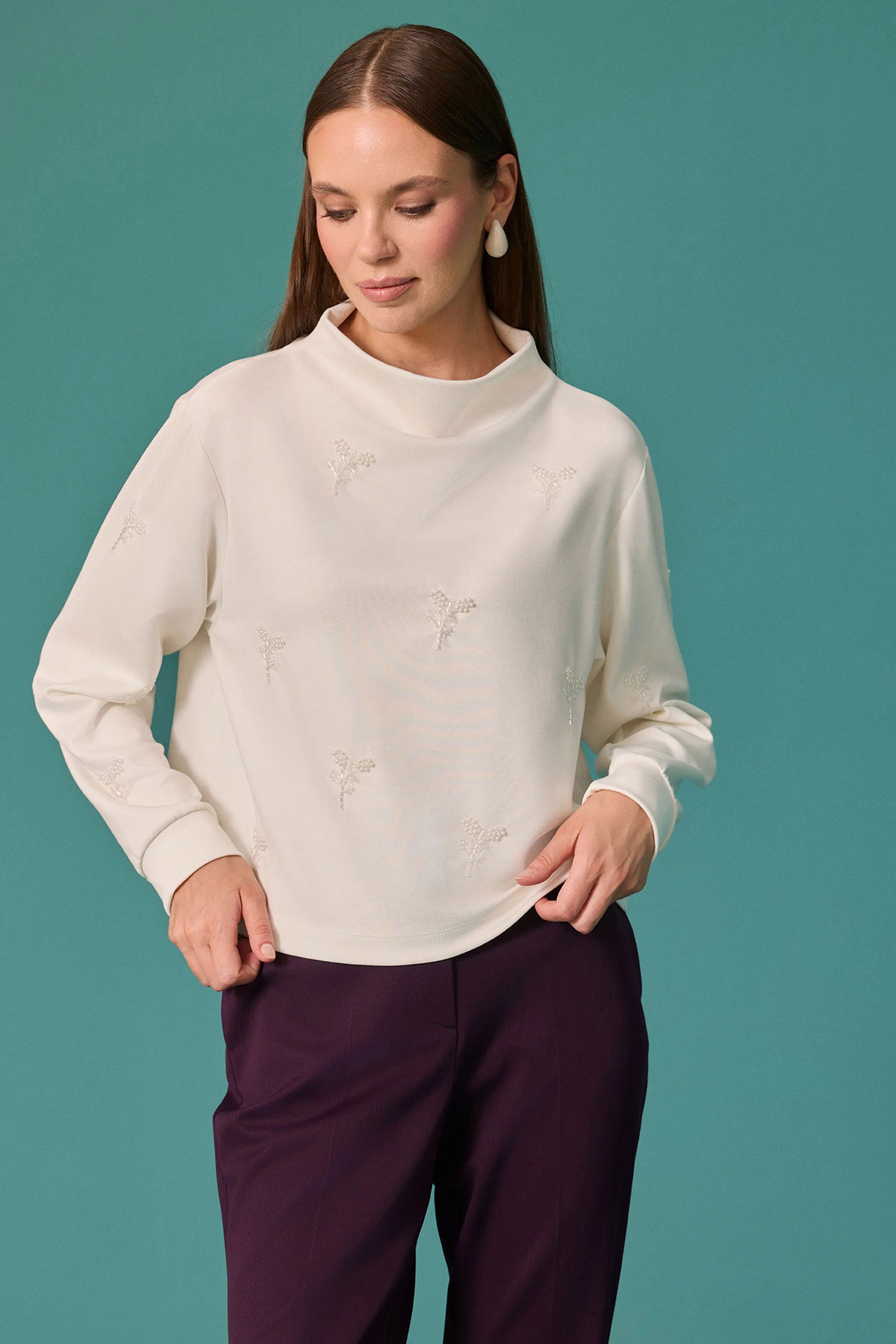 Seçil Kadın İnci Çiçek Detaylı Dik Yaka Sweatshirt Ekru - 2