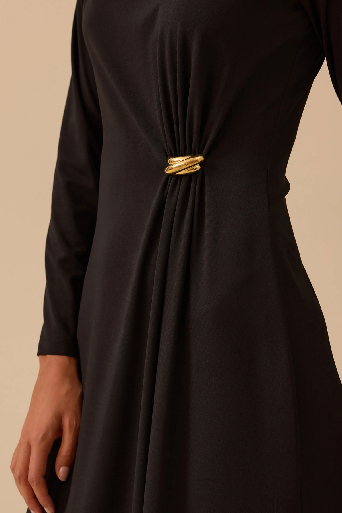 Seçil Kadın Metal Aksesuarlı Drapeli Elbise 1025 Siyah - 3