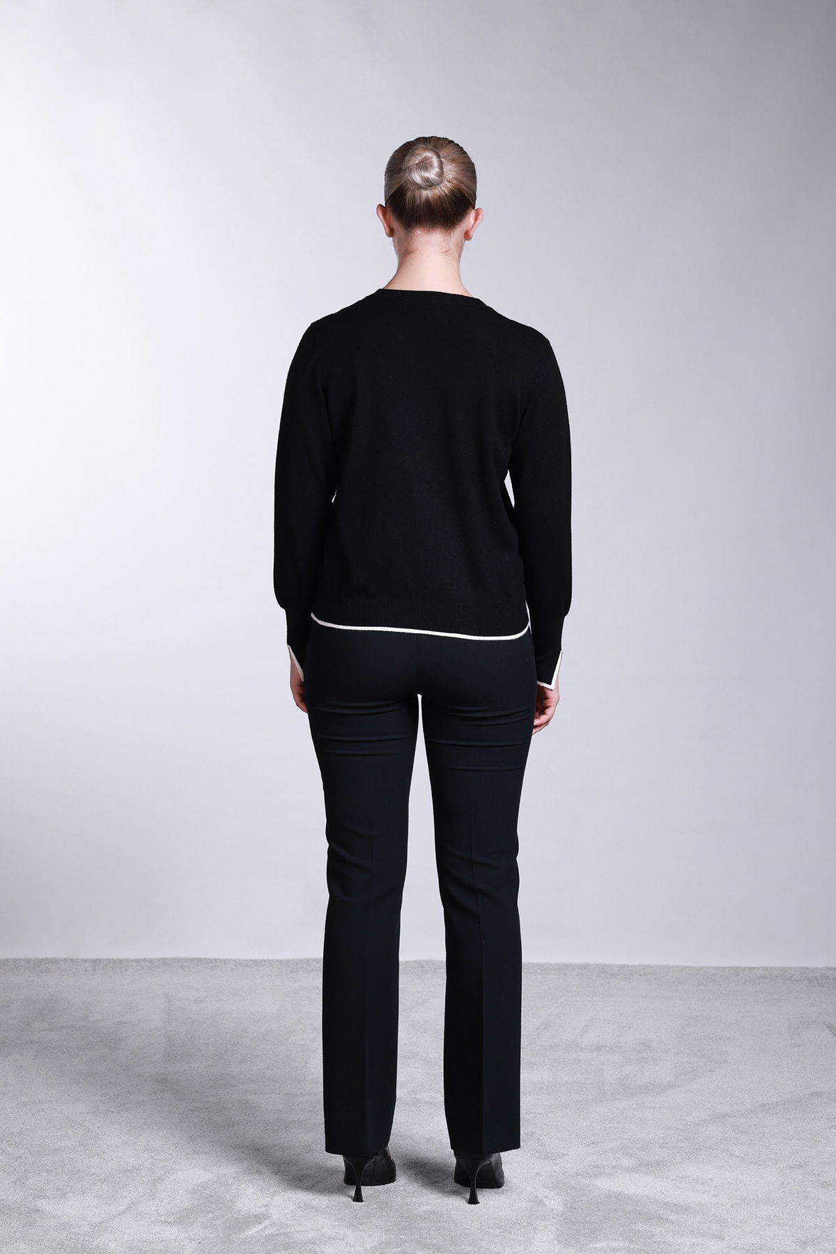 Sempre Kadın V Yaka Kolları Yırtmaçlı Hırka 2708 Siyah-Fildişi - 4