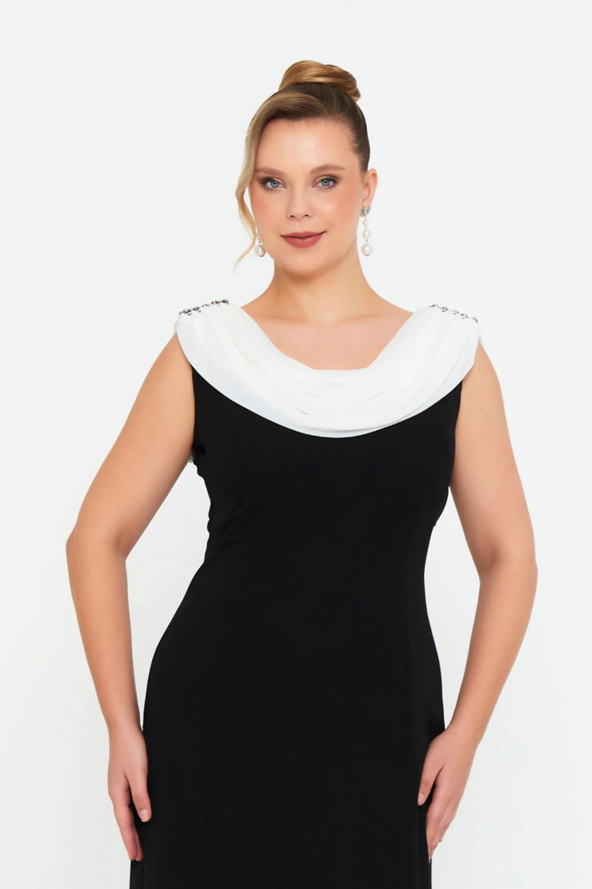 Şeref Vural Kadın Büyük Beden Omzu Taşlı Degaje Yaka Uzun Abiye Elbise 6526 Siyah - 3