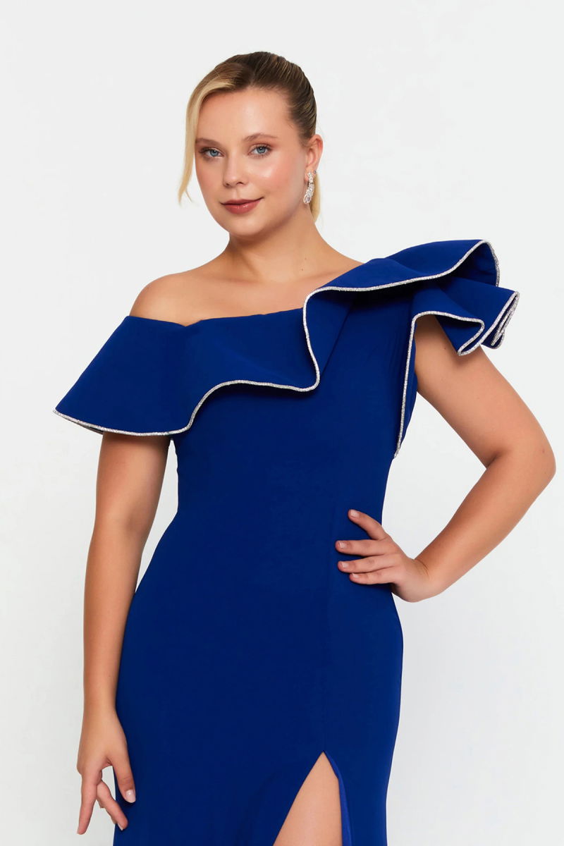 Şeref Vural Kadın Büyük Beden Tek Omuz Volan Detaylı Derin Yırtmaçlı Uzun Abiye Elbise 8336 Saks - 3