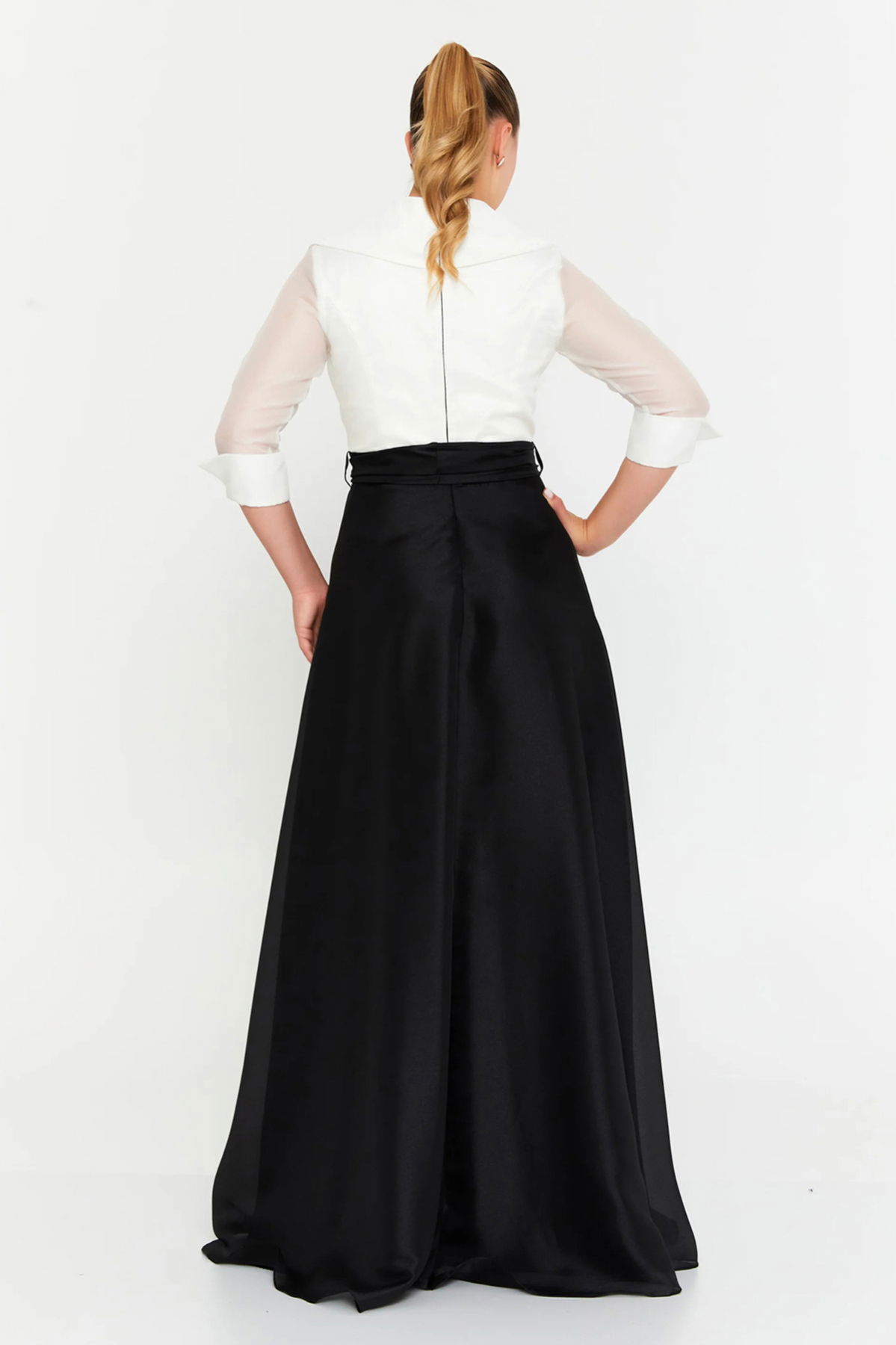 Şeref Vural Kadın Ceket Yaka Yarım Kol Geniş Beden Aralıklı Uzun Abiye Elbise 8460 Siyah-Beyaz - 4