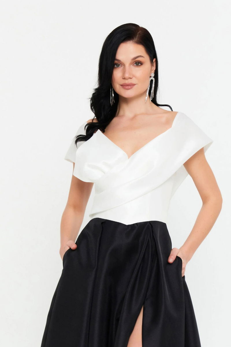 Şeref Vural Kadın Madonna Yaka Derin Yırtmaçlı Kloş Uzun Abiye Elbise 8416 Siyah-Beyaz - 3